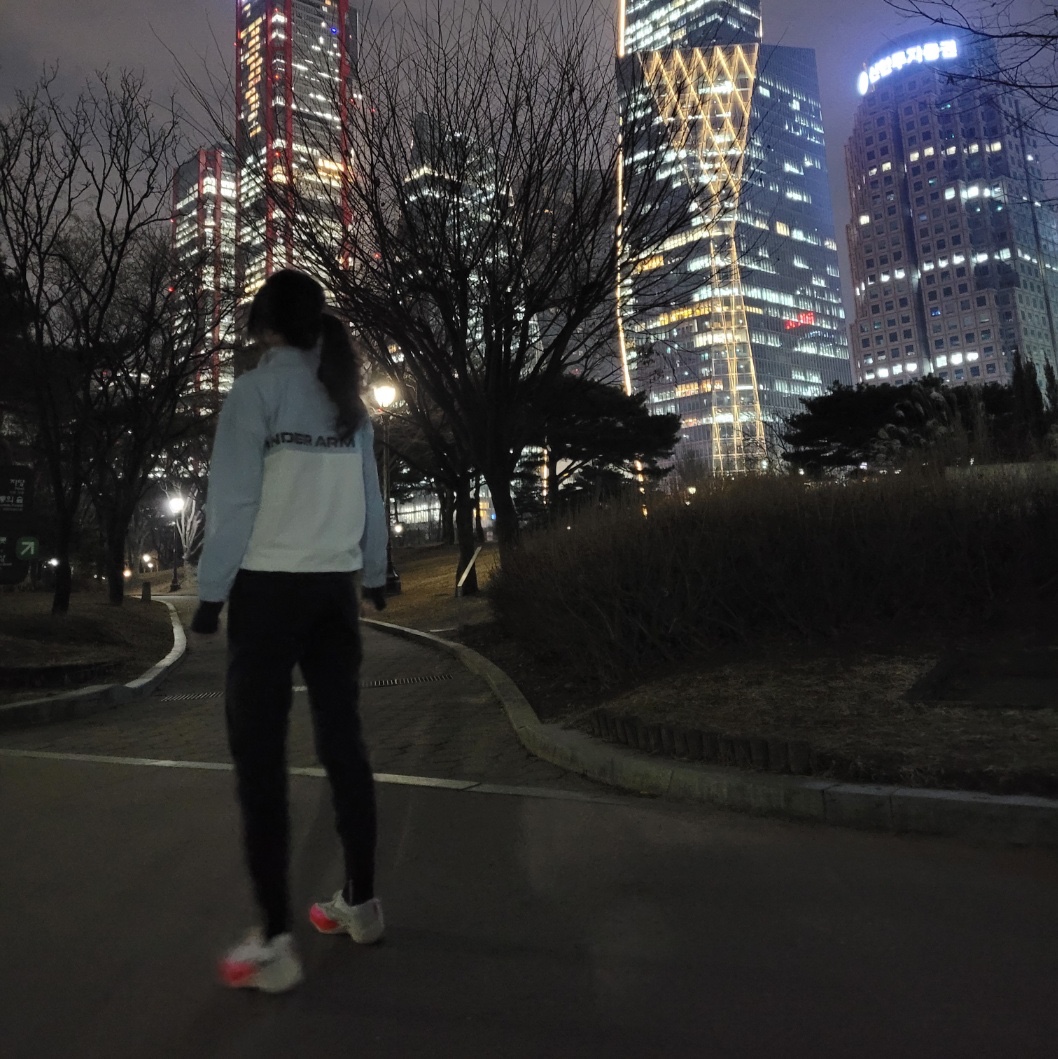 (W) Nike ZoomX Vaporfly Next% 2 Rawdacious 착용 스타일 - 1