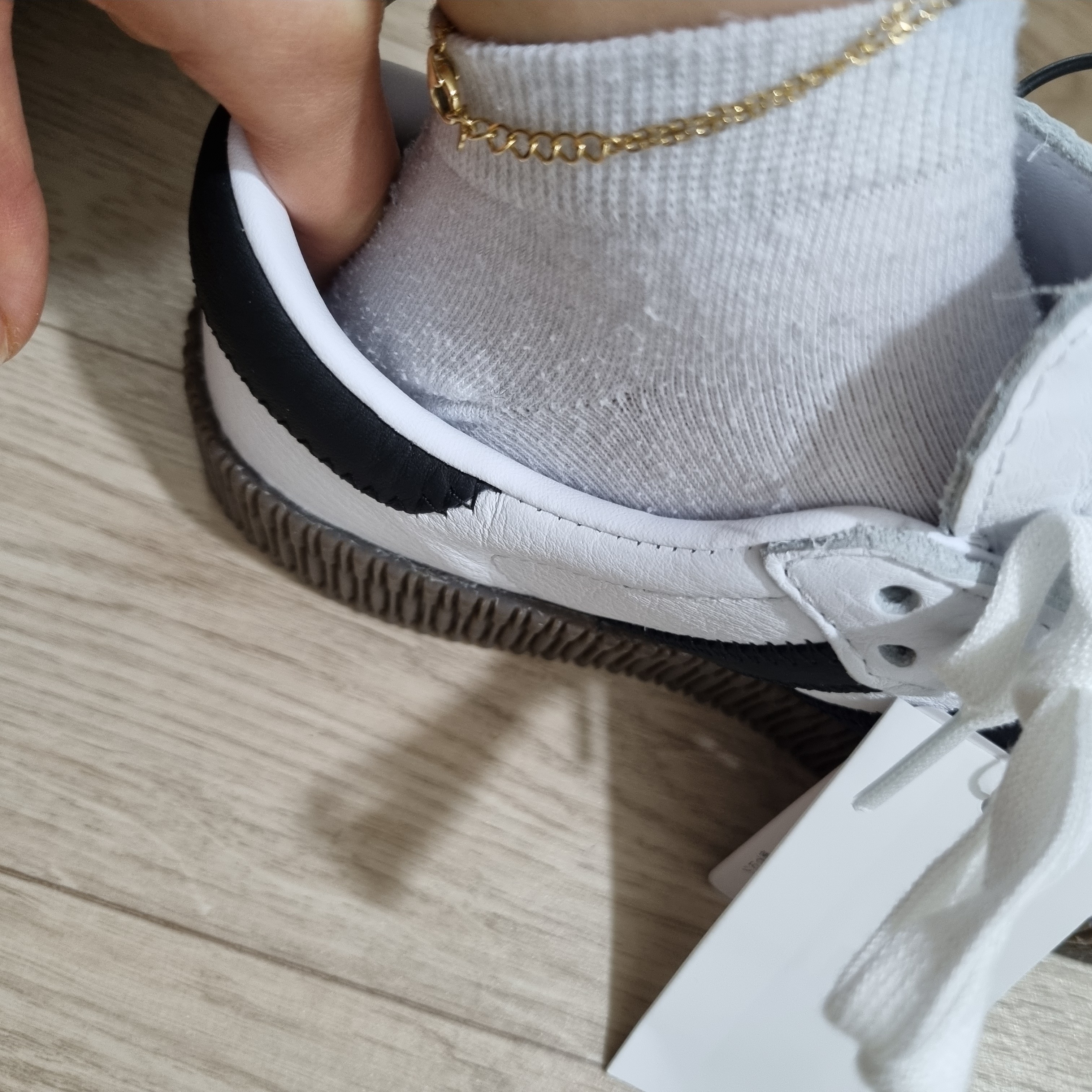 (W) Adidas Sambarose White Black Gum 착용 스타일 - 1