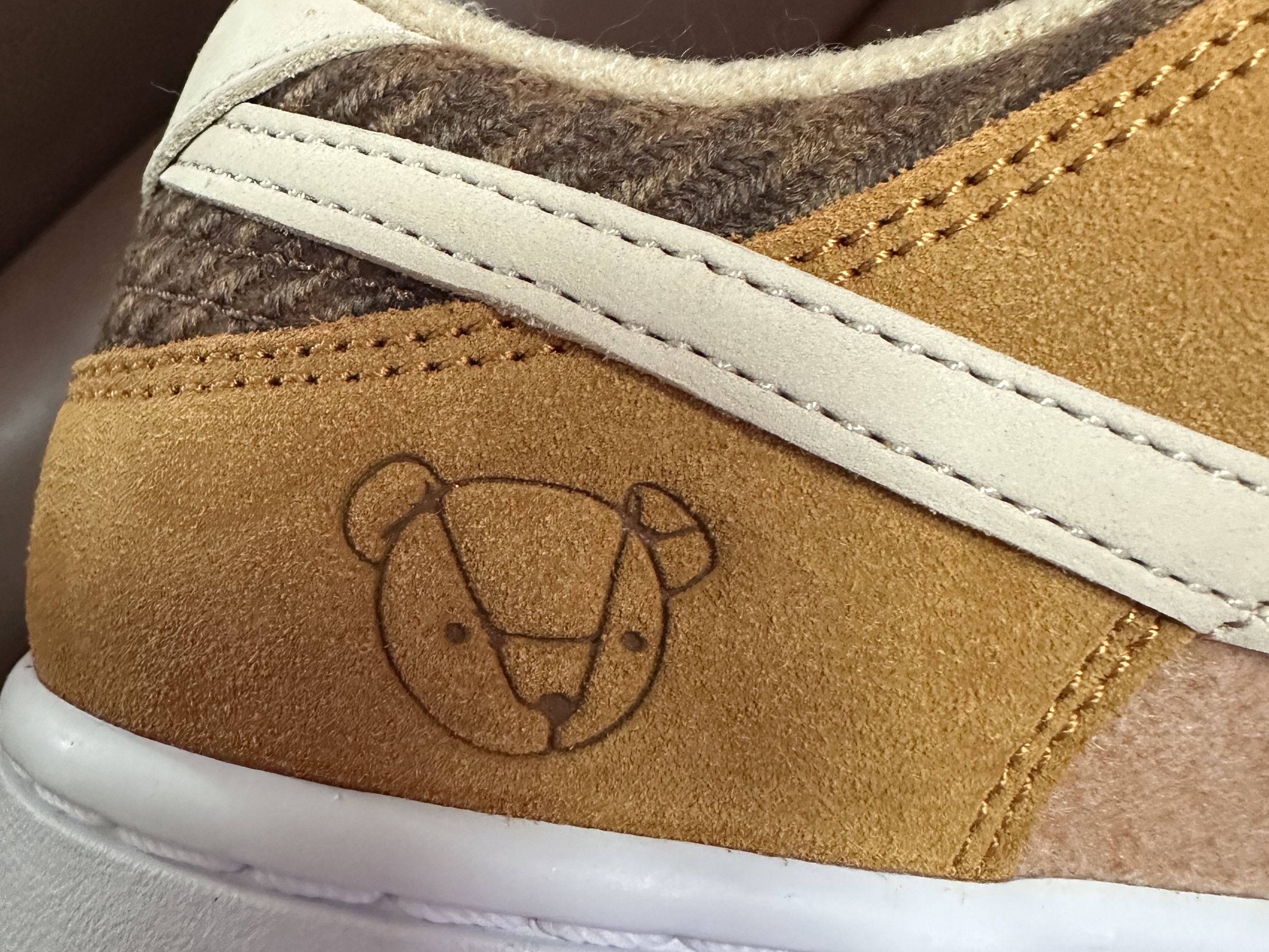 Nike Dunk Low SE Praline Desert Ochre 착용 스타일 - 2
