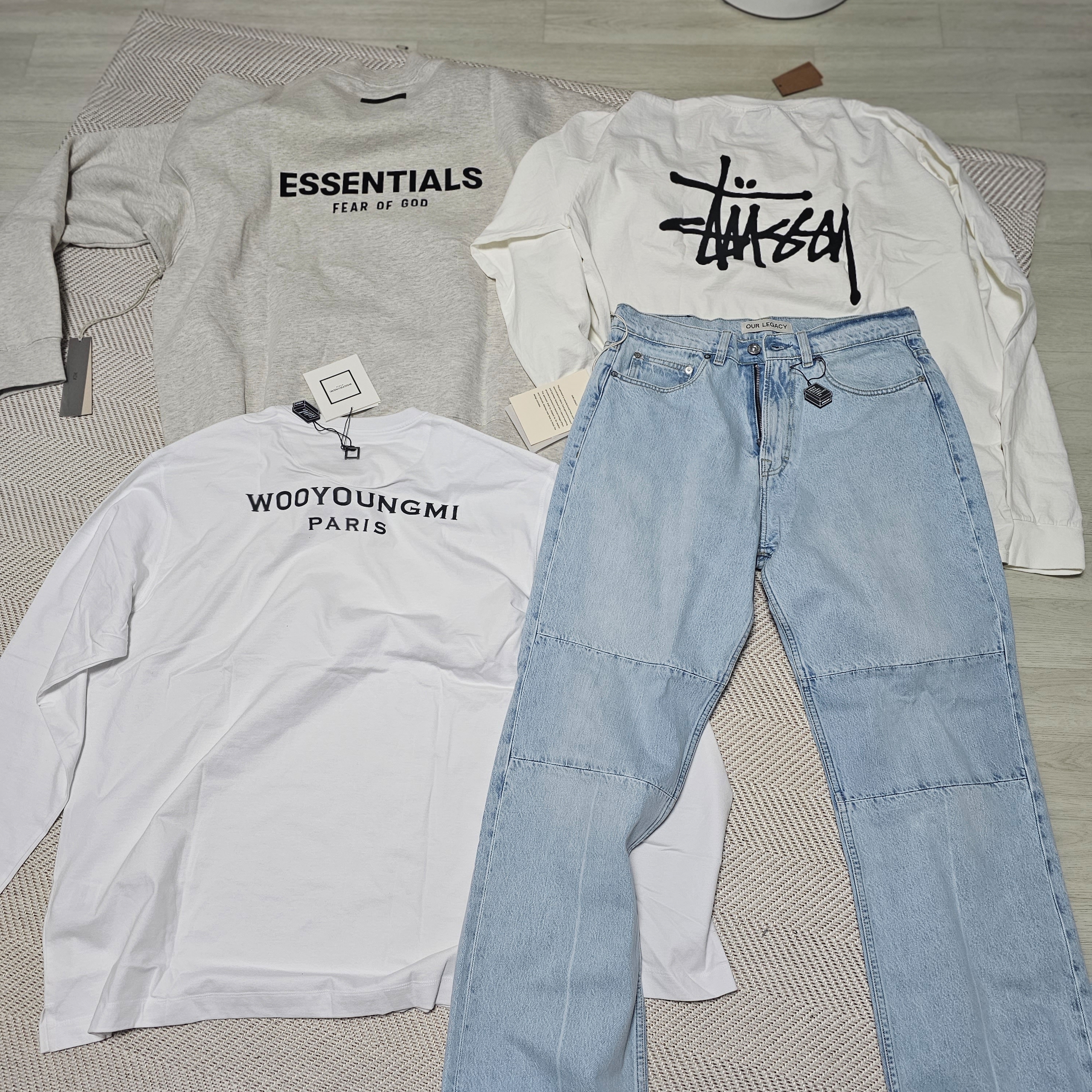 Essentials The Core Collection Crewneck Sweatshirt Light Oatmeal, Wooyoungmi Cotton Long Sleeve Back Logo T-Shirt White - 22FW 착용 스타일
