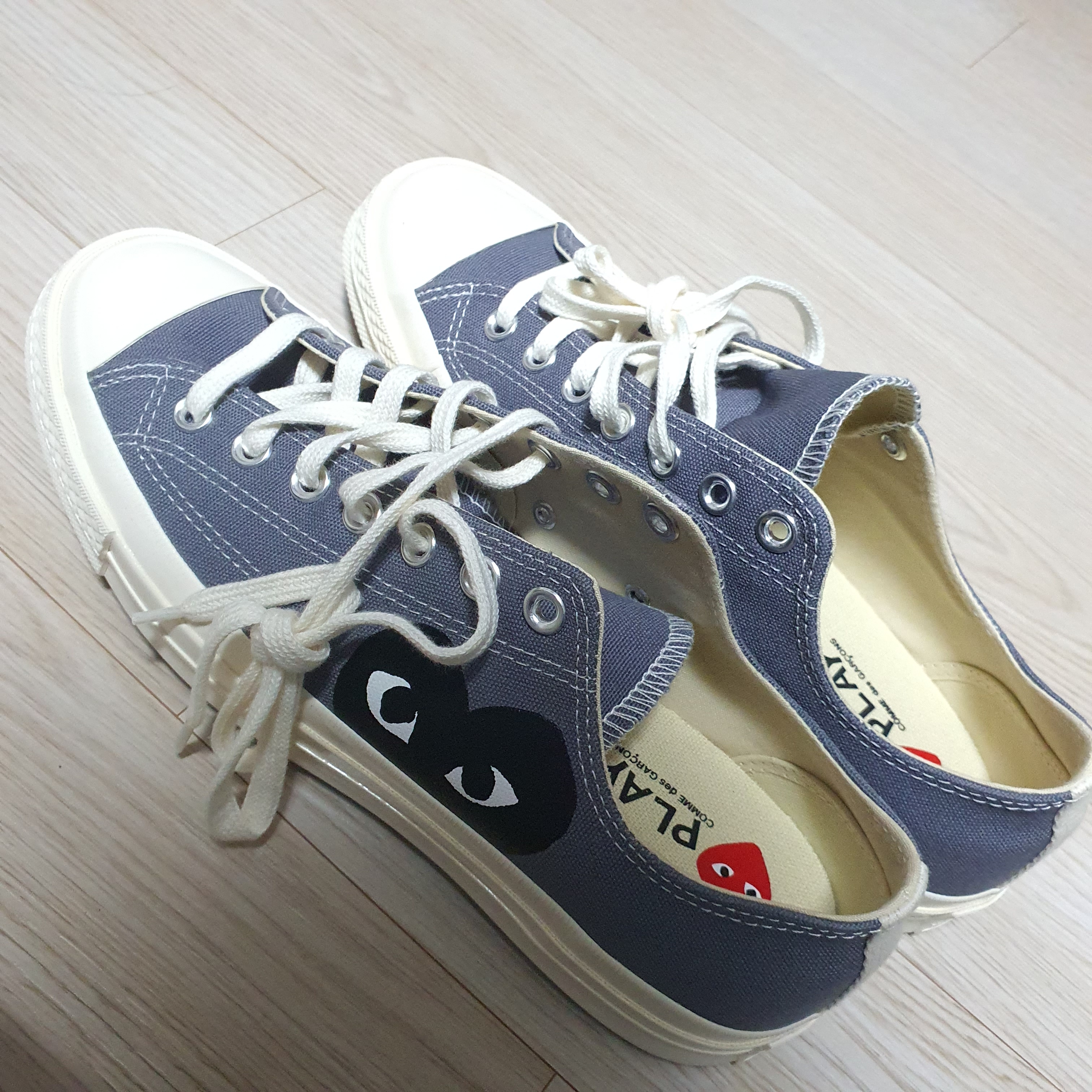 Converse x Play Comme des Garcons Chuck 70 Ox Steel Gray 착용 스타일 - 2