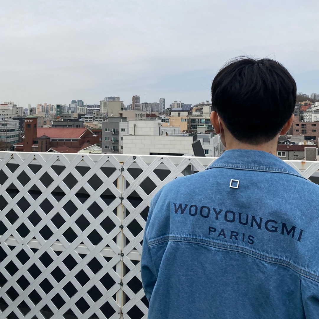 Wooyoungmi Back Logo Denim Shirt Blue - 23SS 착용 스타일