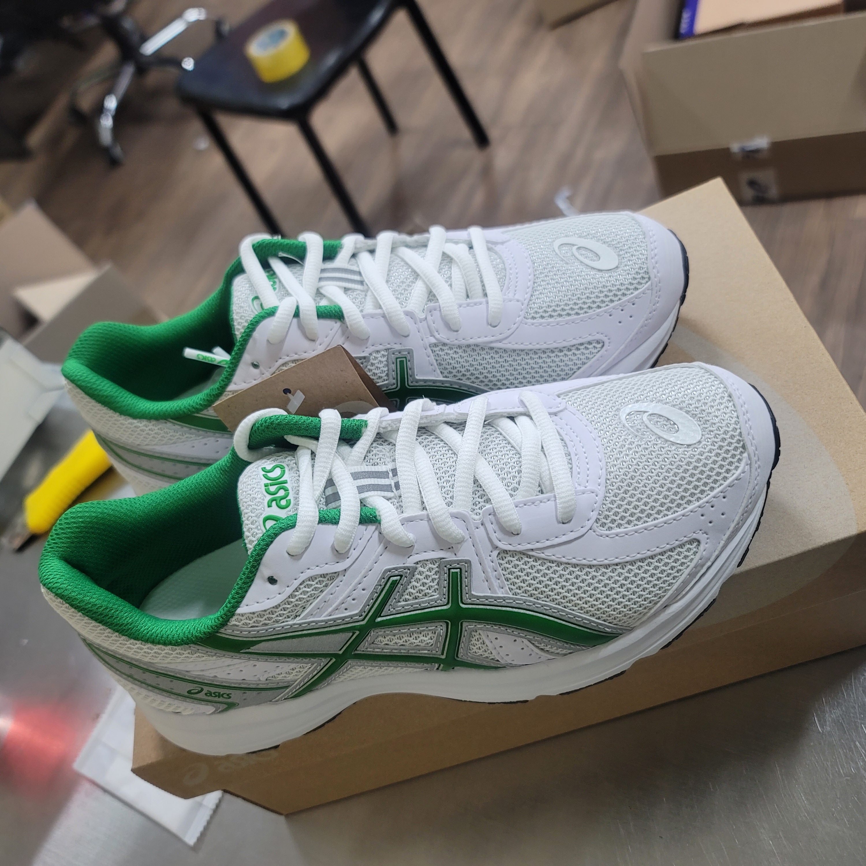 Asics Jog 100 S White Green - 2E Wide 착용 스타일 - 5