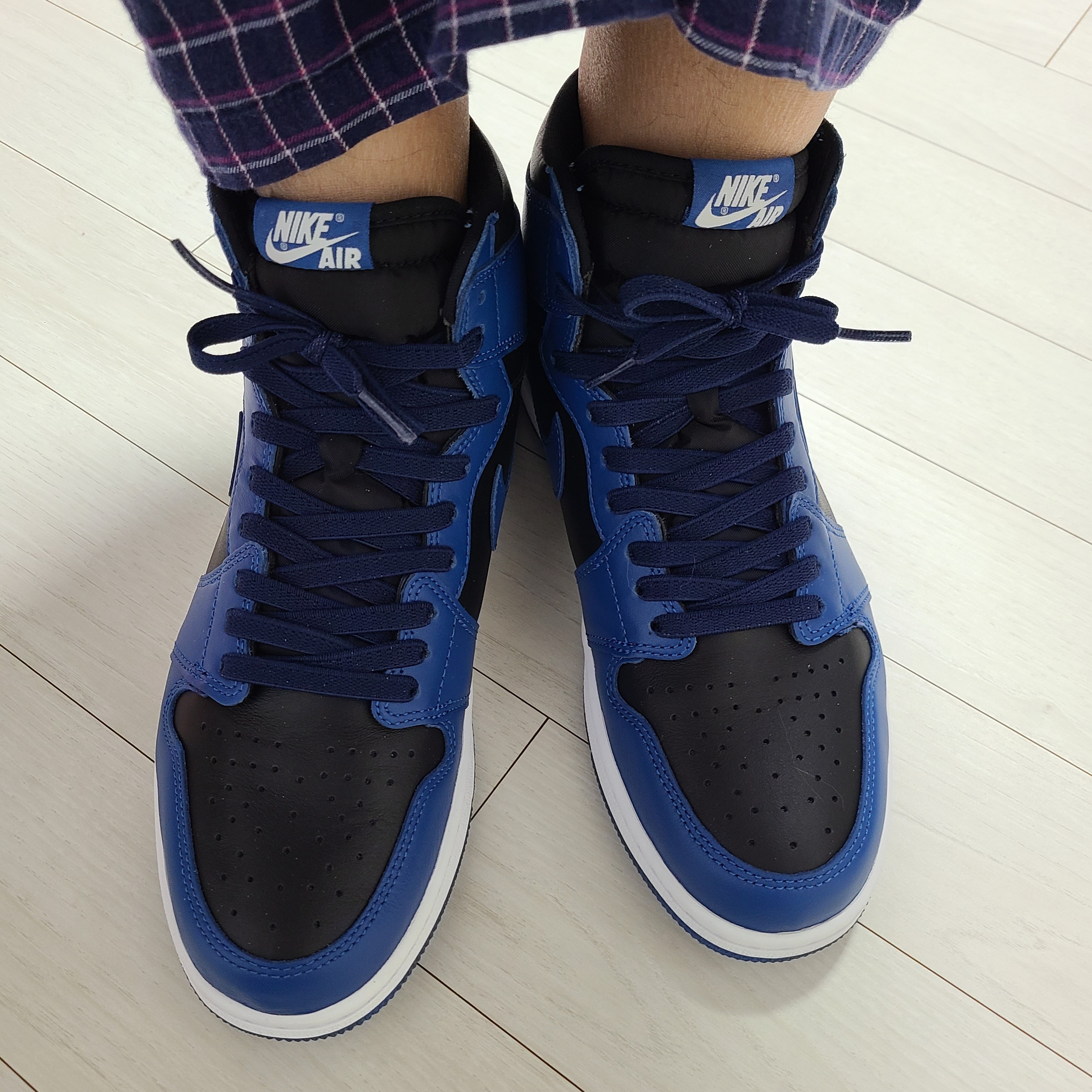 Jordan 1 Retro High OG Dark Marina Blue 착용 스타일 - 1