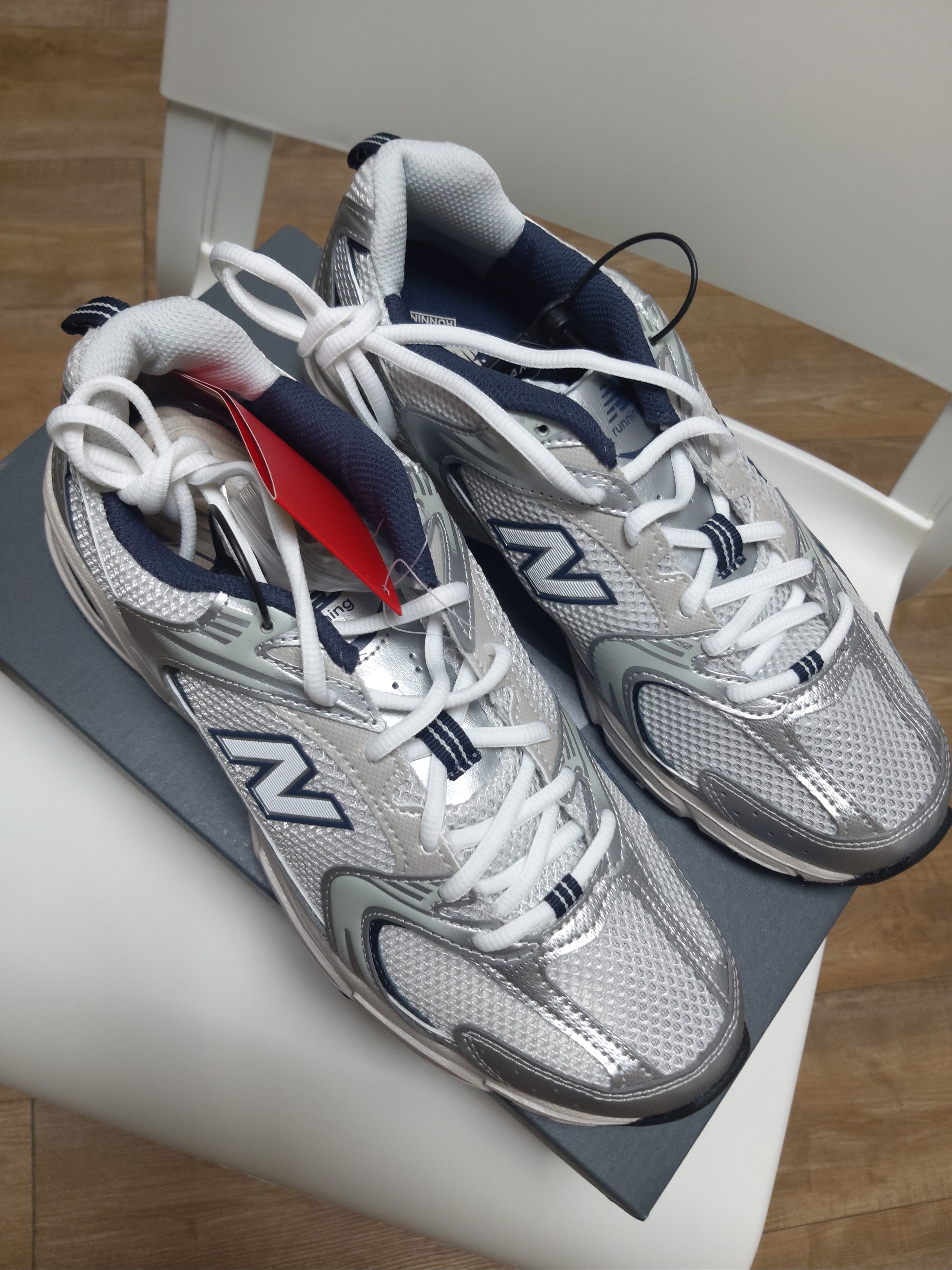 New Balance 530 Steel Grey 착용 스타일