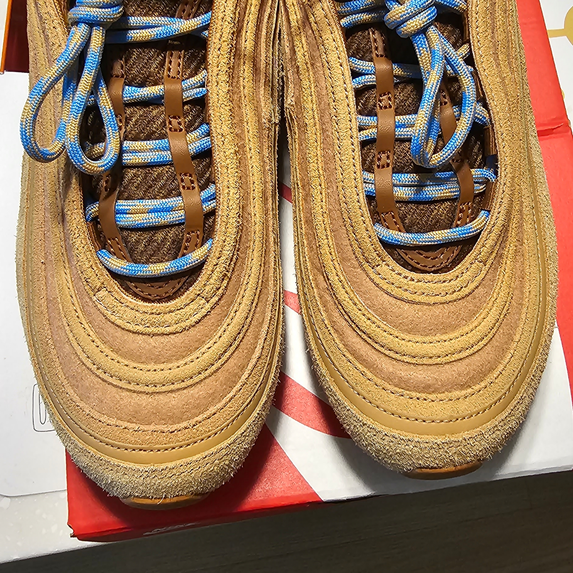 Nike Air Max 97 SE Praline Desert Ochre 착용 스타일