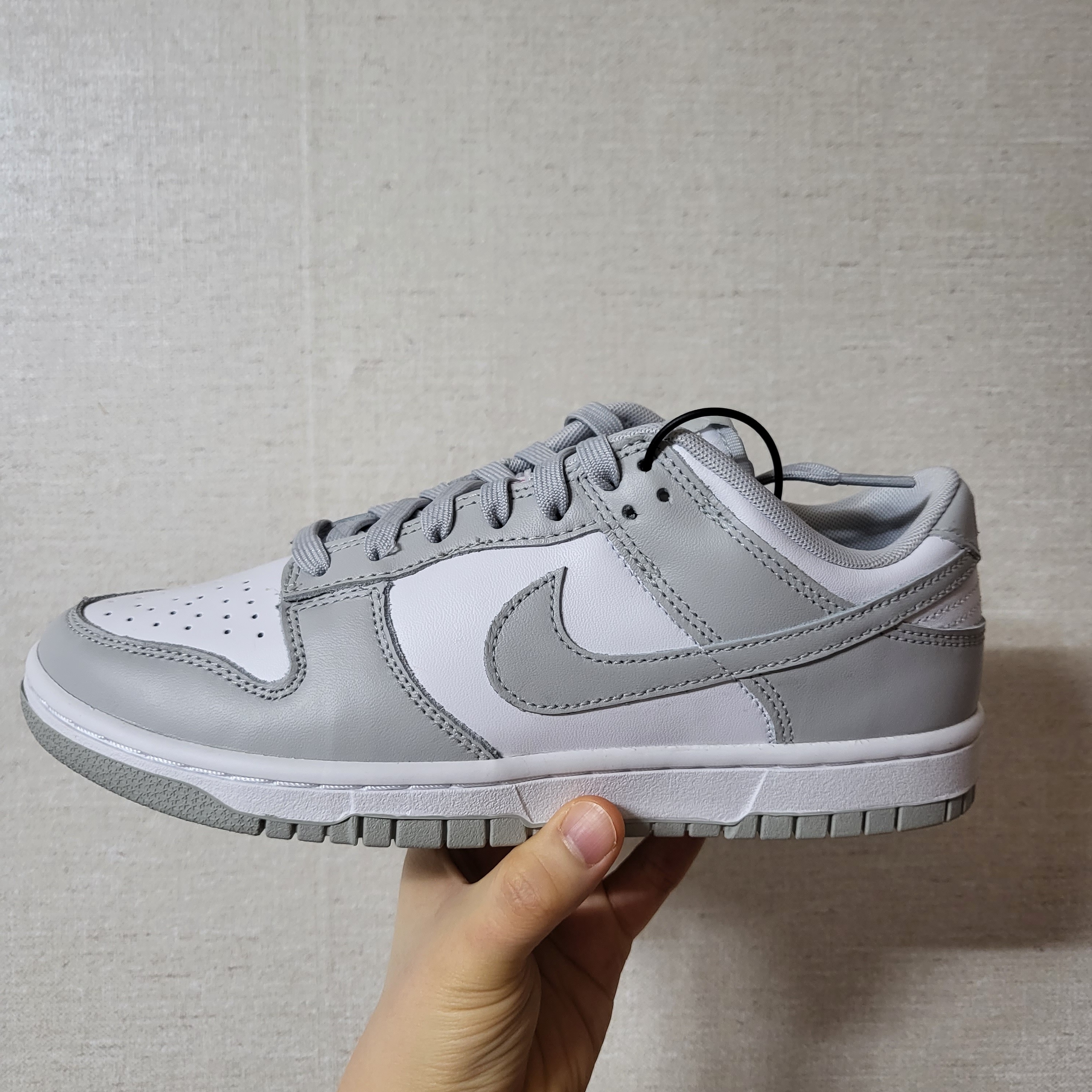 Nike Dunk Low Retro Grey Fog 착용 스타일 - 1