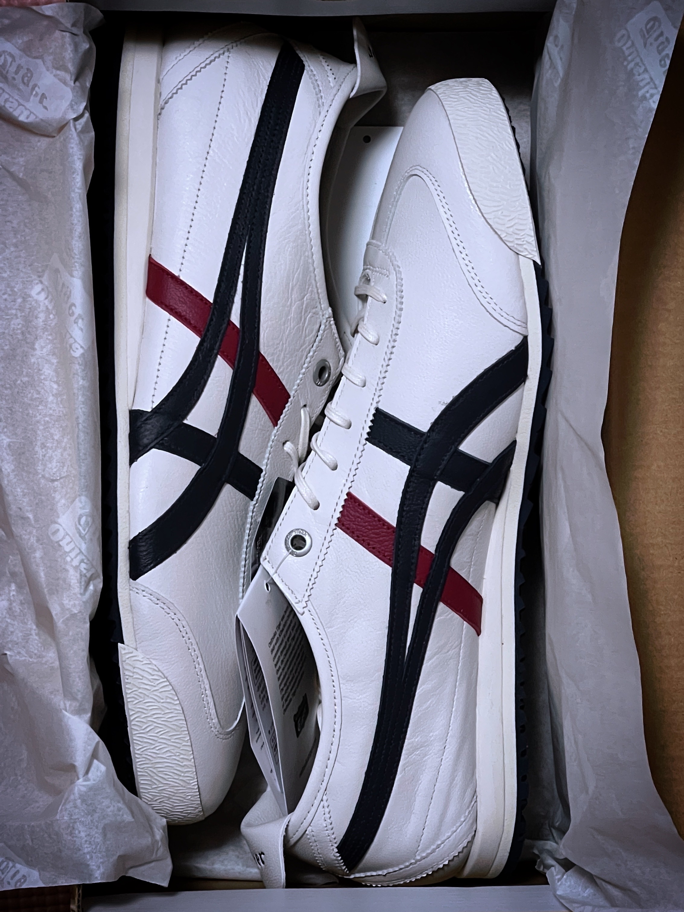 Onitsuka Tiger Mexico 66 SD Cream Peacoat, Maison Kitsune Dressed Fox Relaxed Hoodie Black 착용 스타일 - 3