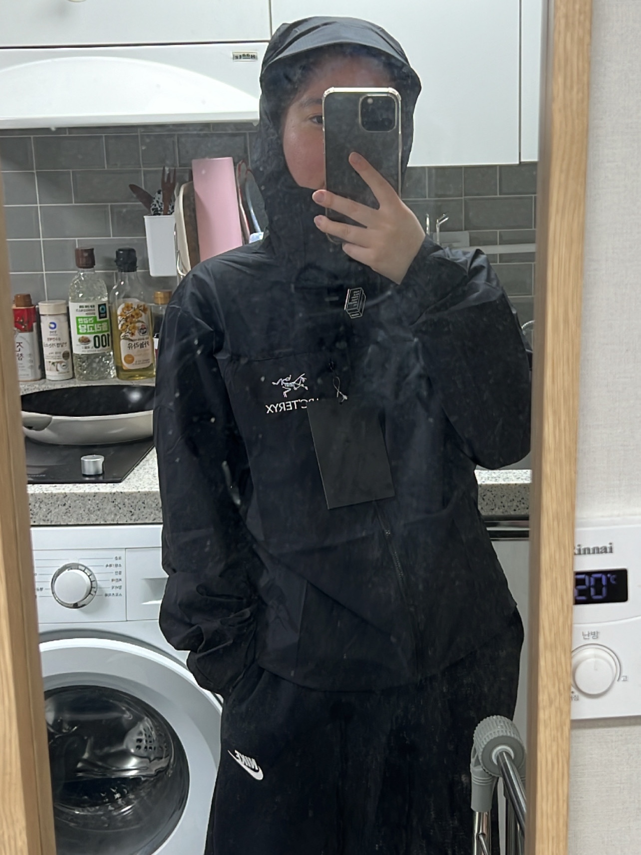 Arc'teryx Squamish Hoody Black 착용 스타일