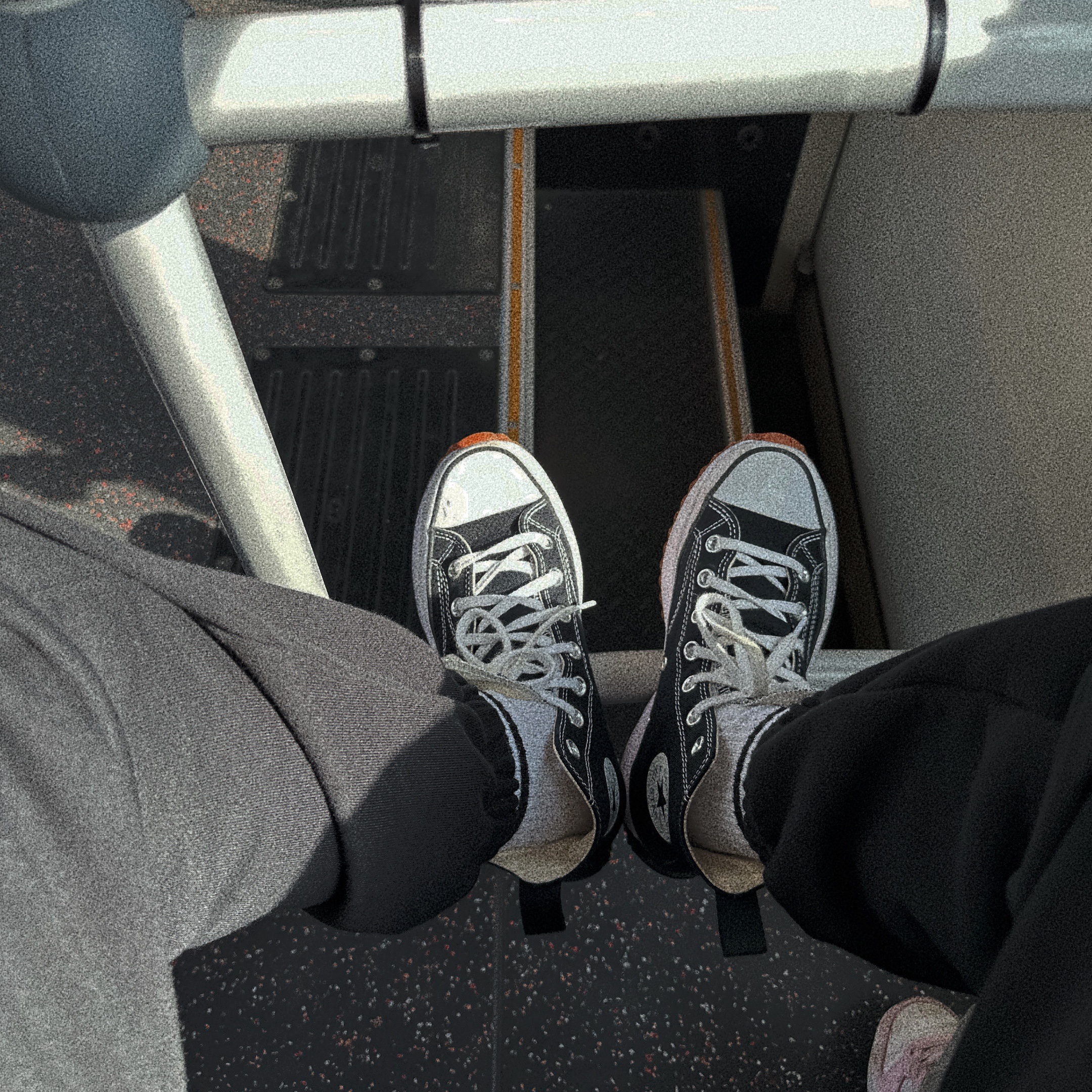 Converse Run Star Hike Hi Black White Gum 착용 스타일