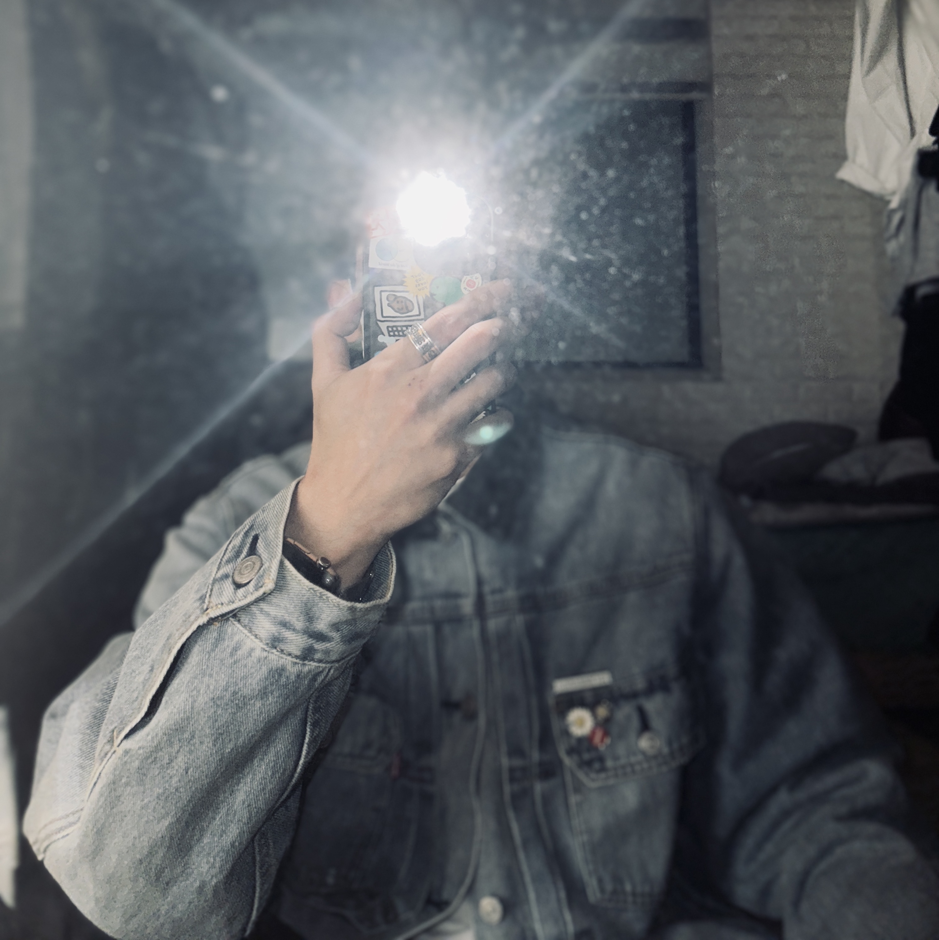 Stussy x Levi's Embossed Trucker Jacket Indigo, Arc'teryx Heliad 15 Backpack Black 착용 스타일 - 2