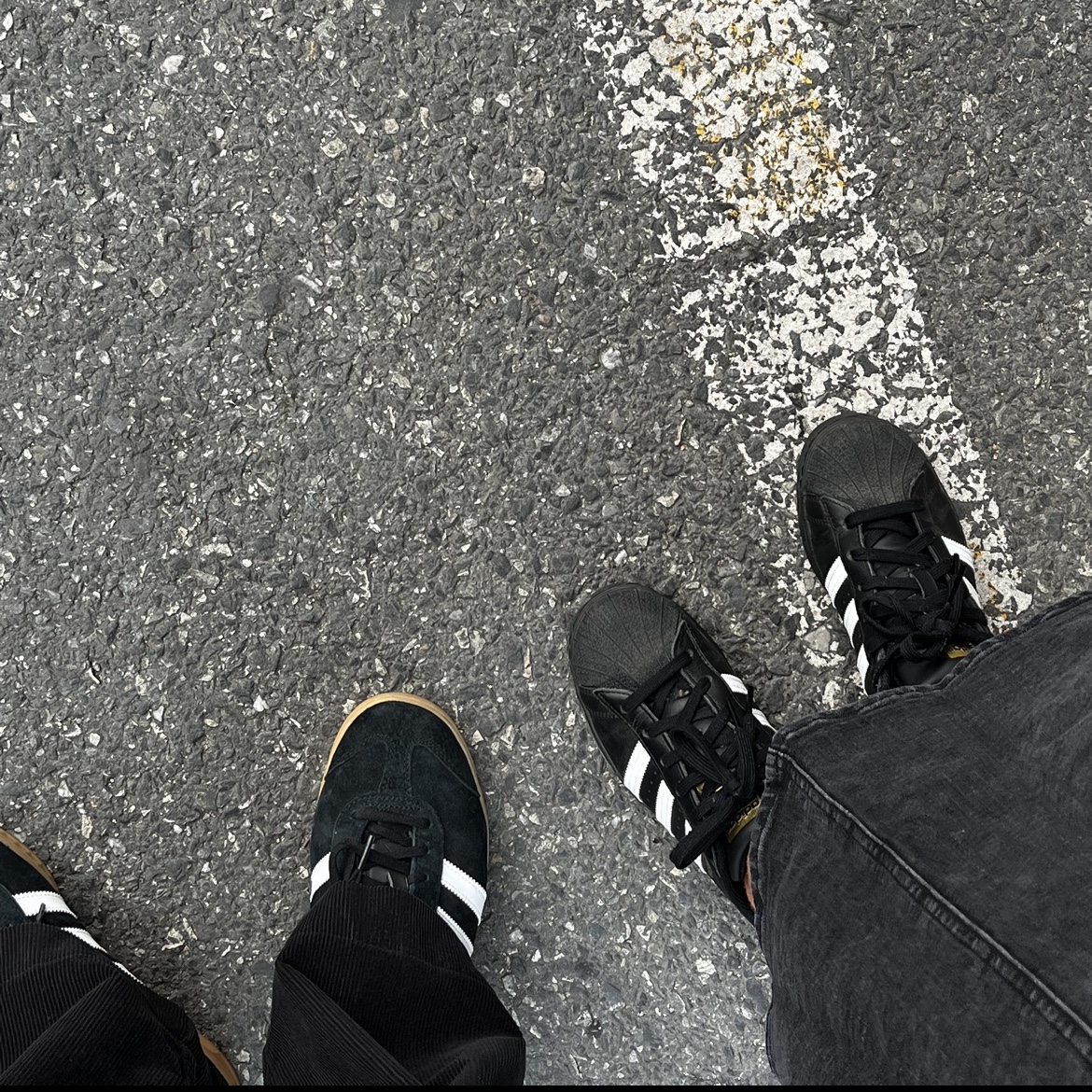 Adidas City Series Hamburg Core Black Gum, Adidas Superstar Core Black White 착용 스타일
