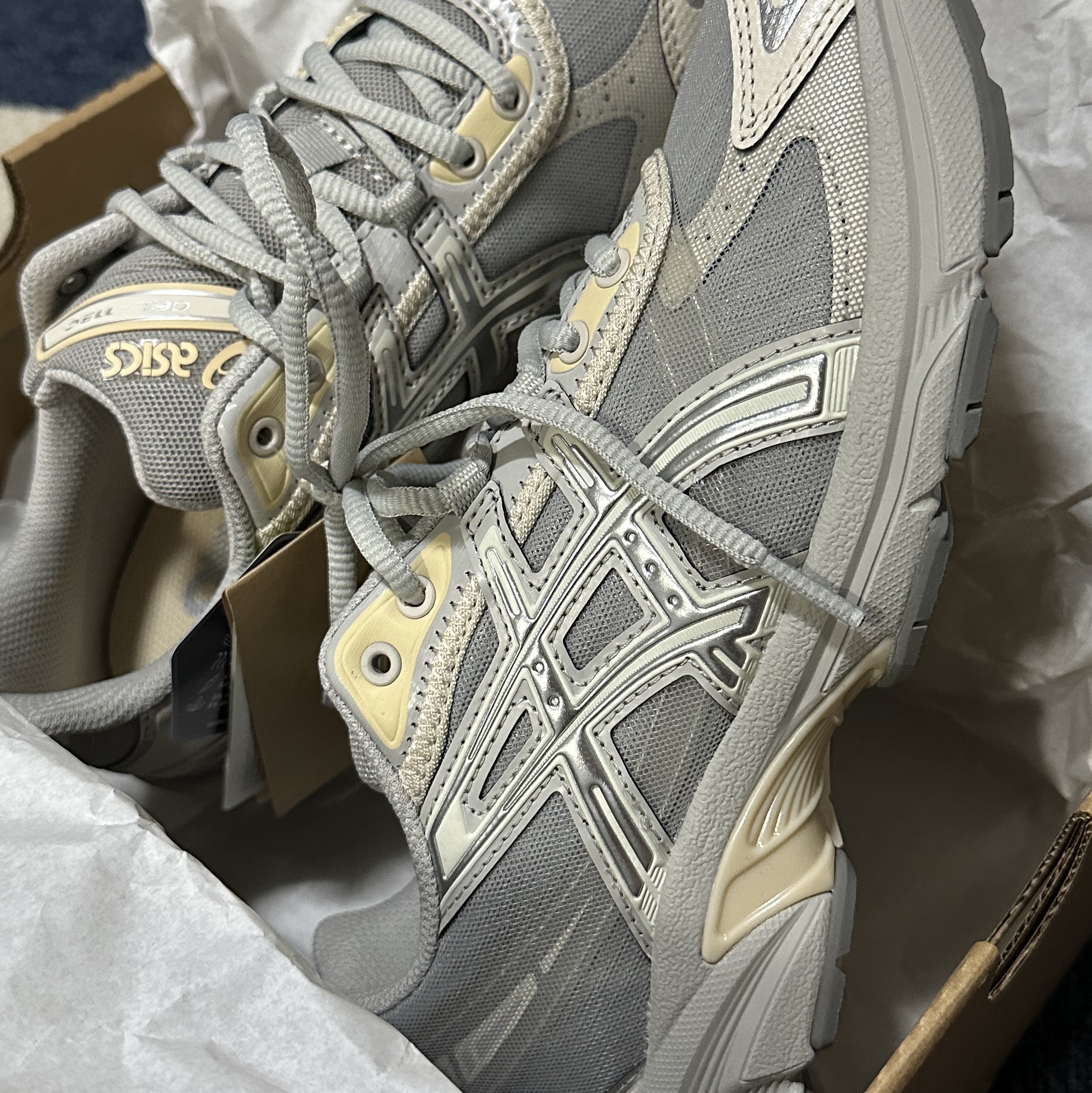 Asics Gel-1130 RE Oyster Grey Pure Silver 착용 스타일 - 1