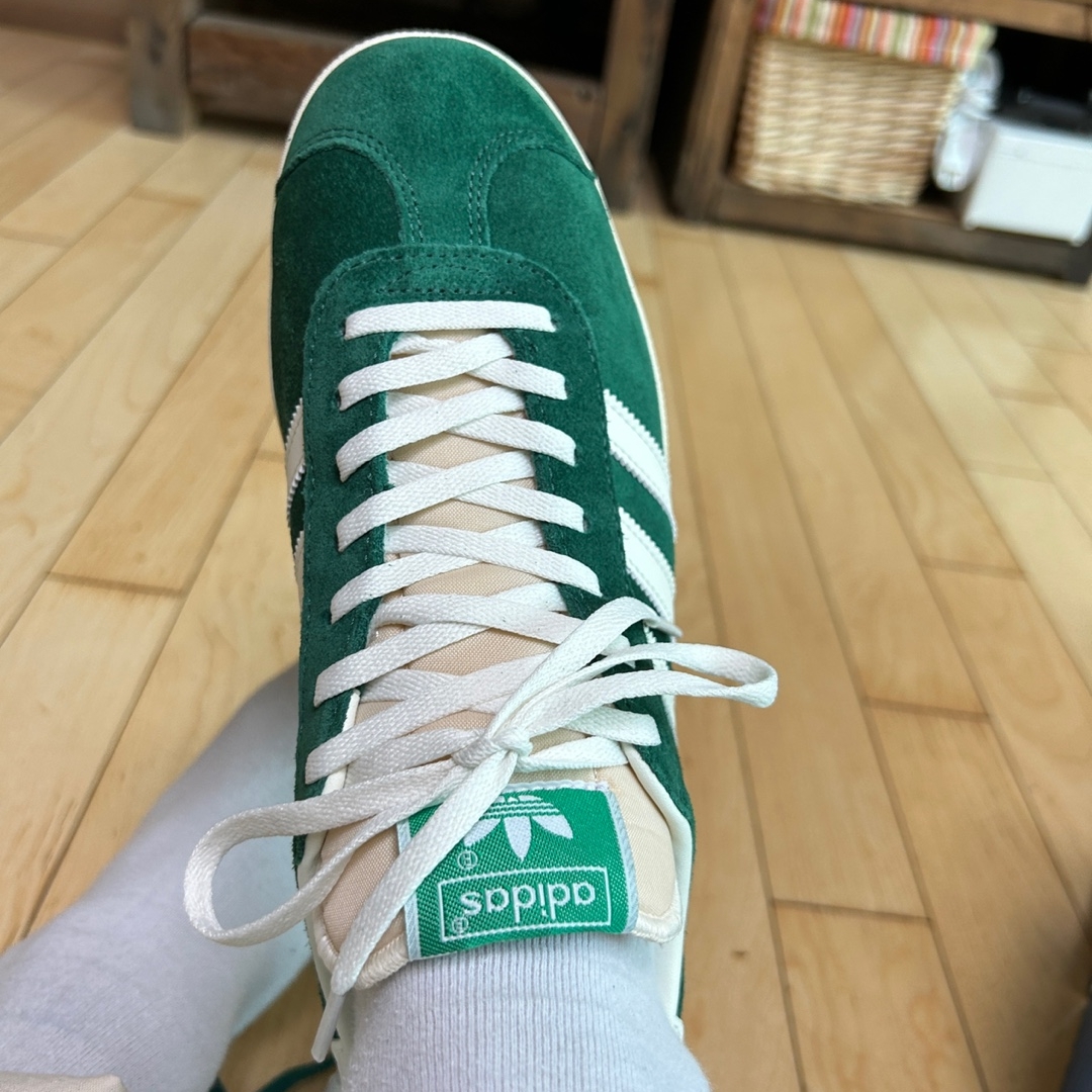 Adidas Gazelle Dark Green Cream White 착용 스타일 - 3