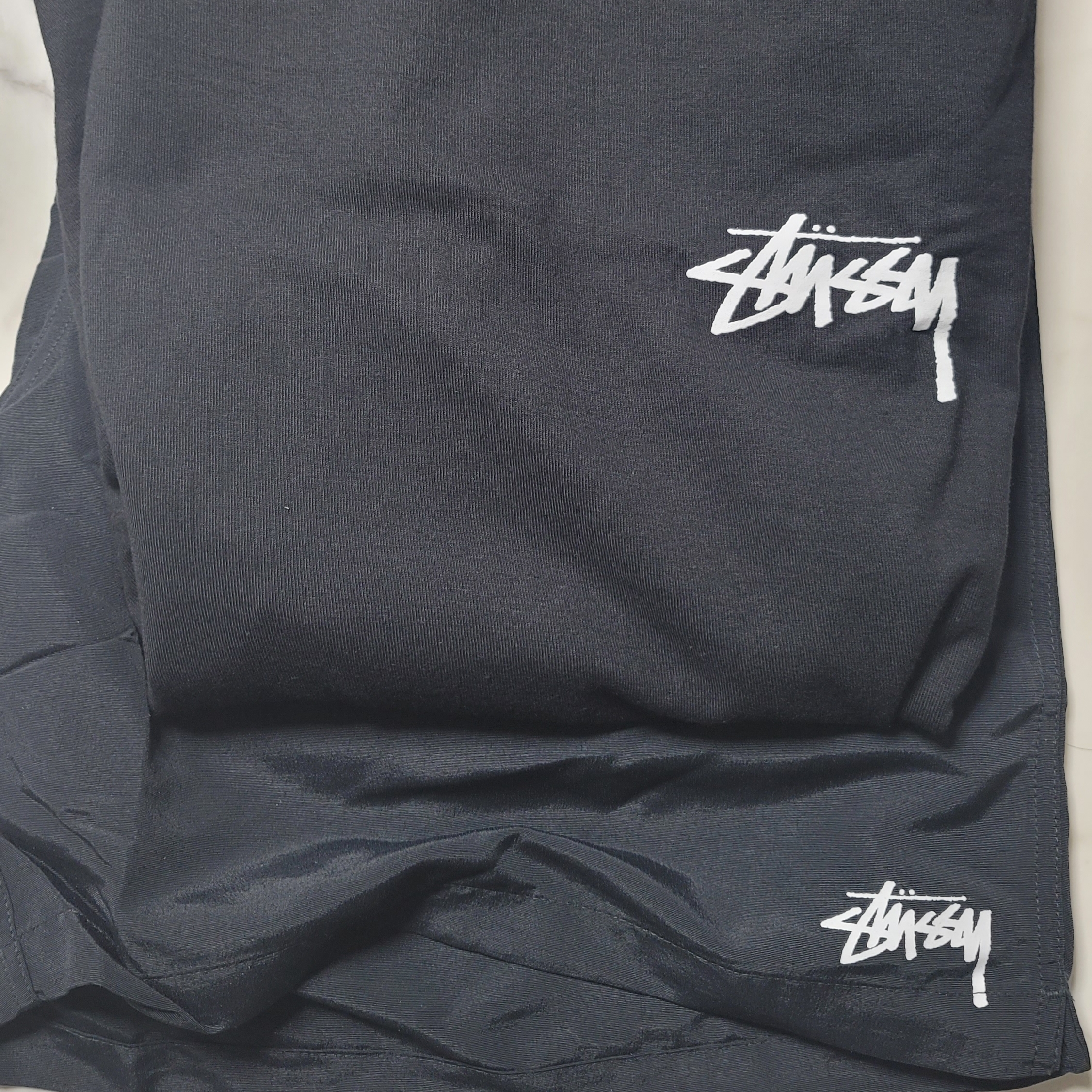 Stussy Fuzzy Dice T-Shirt Black, Stussy Stock Water Shorts Black 착용 스타일