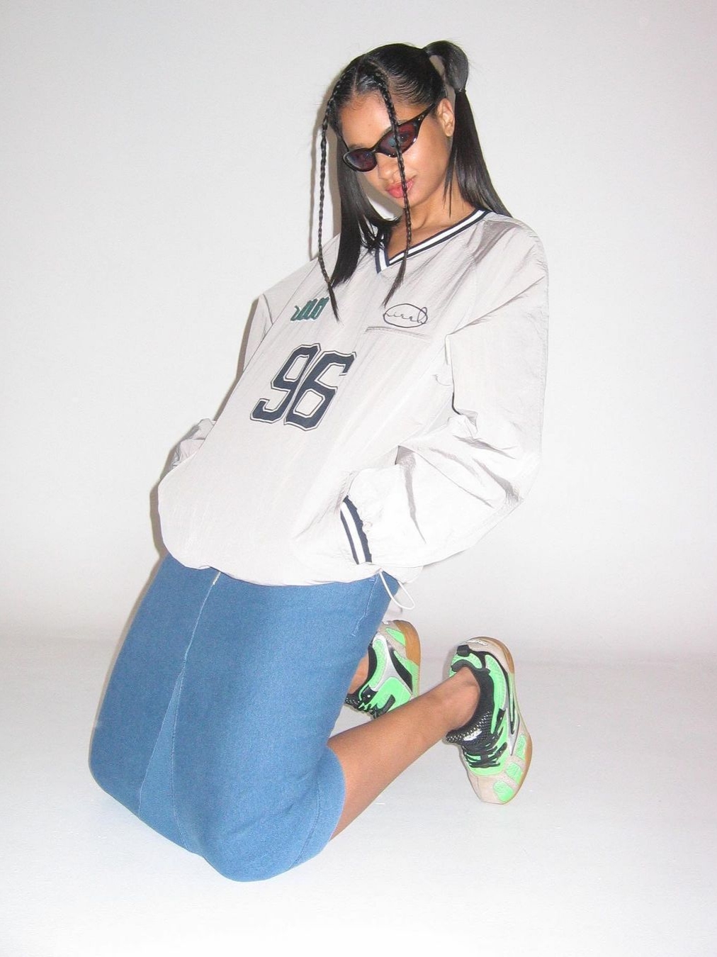 Nieeh 1996 Oversize Fit Gray 착용 스타일 - 2