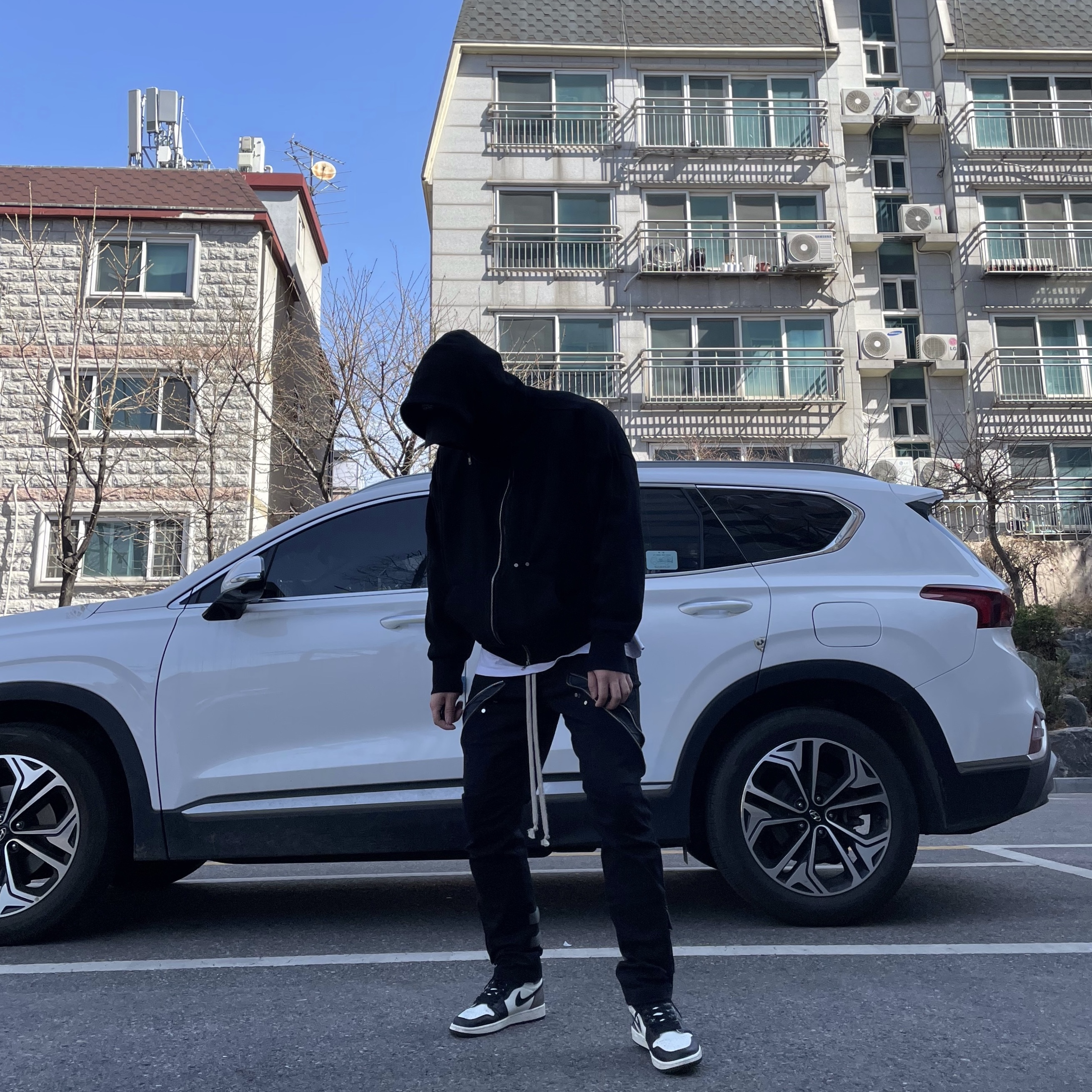 Jordan 1 Retro High OG Black Mocha 착용 스타일 - 1