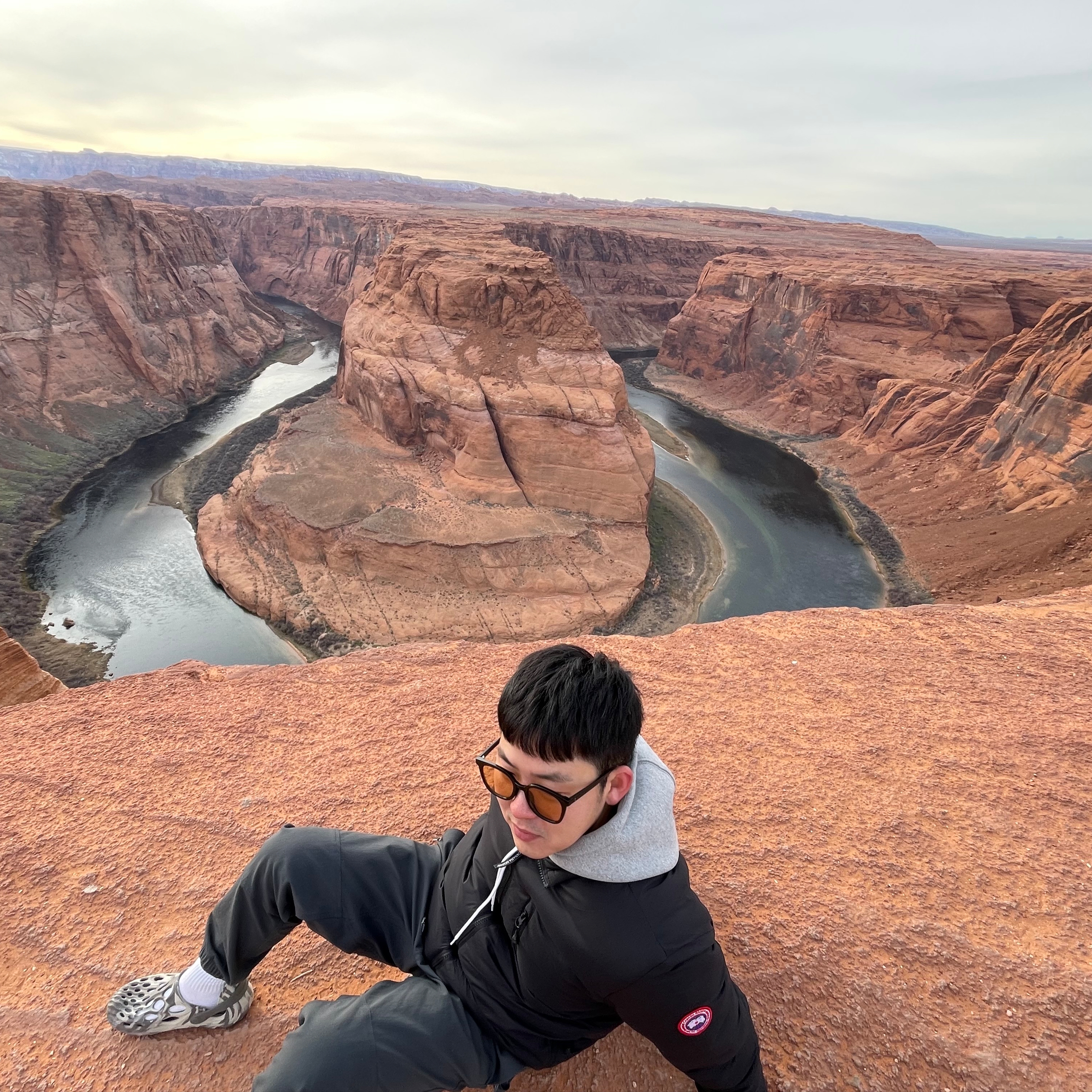 Canada Goose Lodge Down Matte Finish Black, Merrell Hydro Moc Boulder 착용 스타일