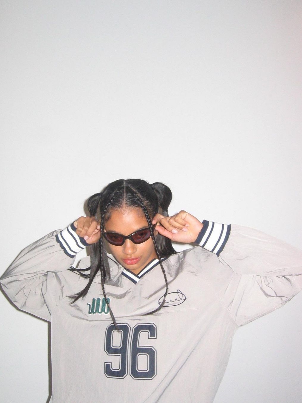 Nieeh 1996 Oversize Fit Gray 착용 스타일 - 3