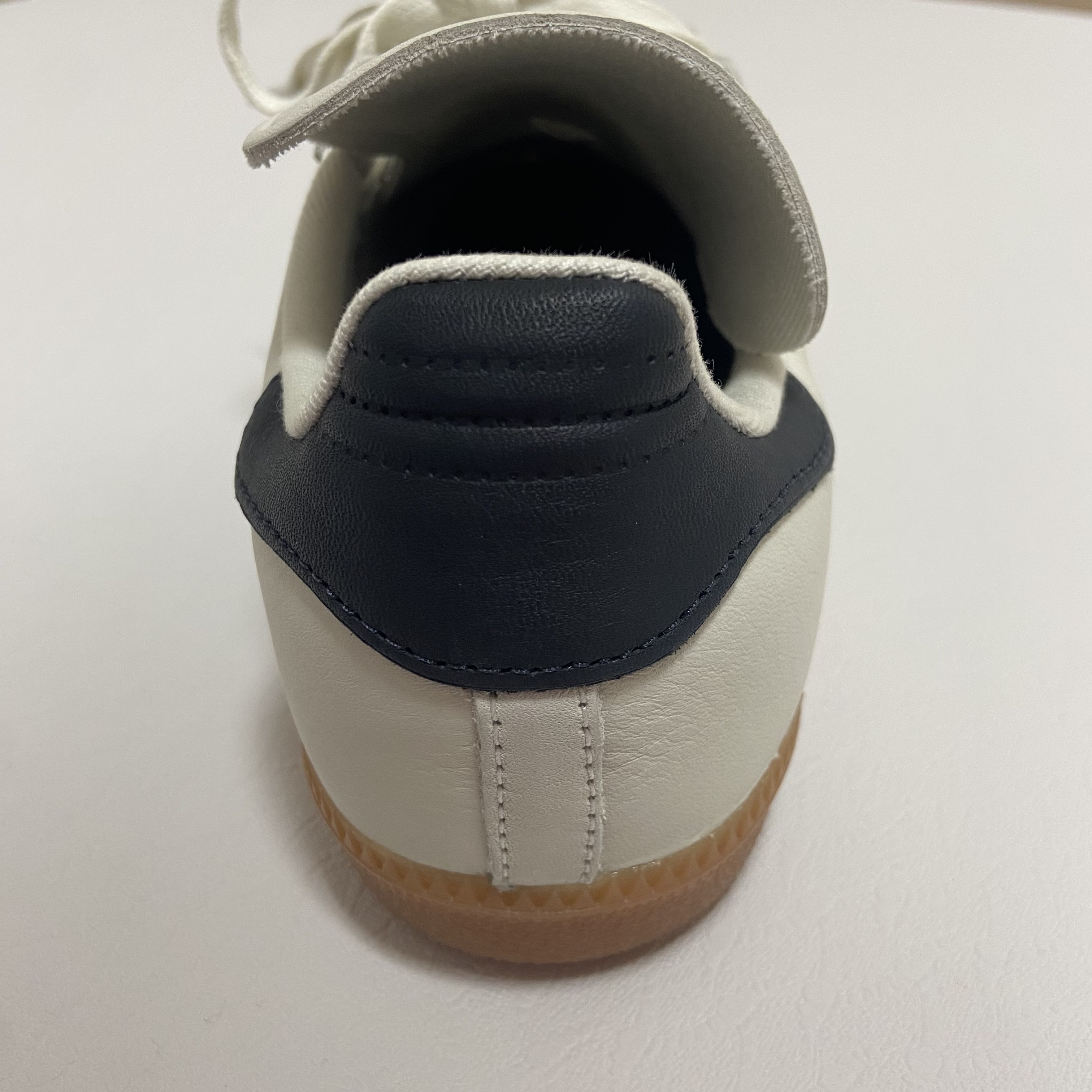 Adidas x Pharrell Williams Humanrace Samba Cloud White Night Grey 착용 스타일 - 3
