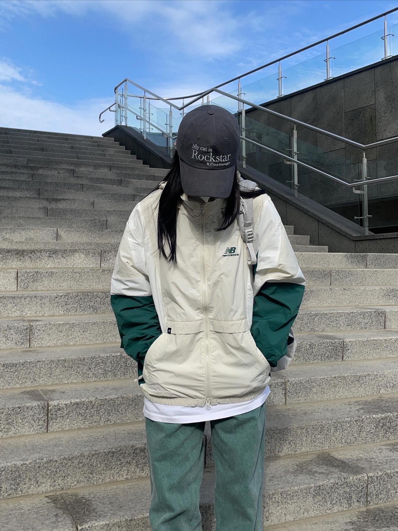 Supreme Backpack Silver - 22SS, Asics Jog 100 S White Green - 2E Wide 착용 스타일 - 3