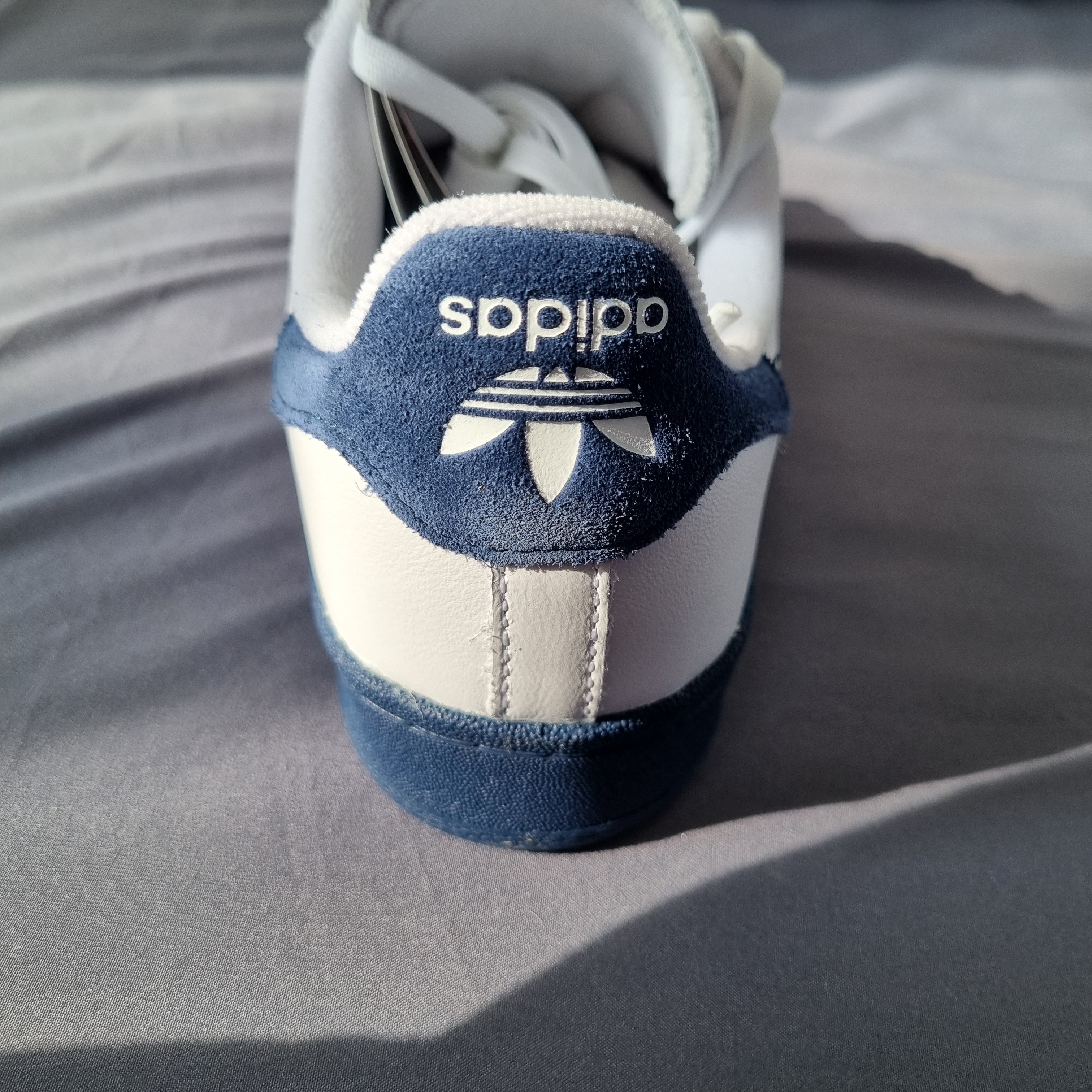Adidas Campus ADV Cloud White Collegiate Navy 착용 스타일 - 2