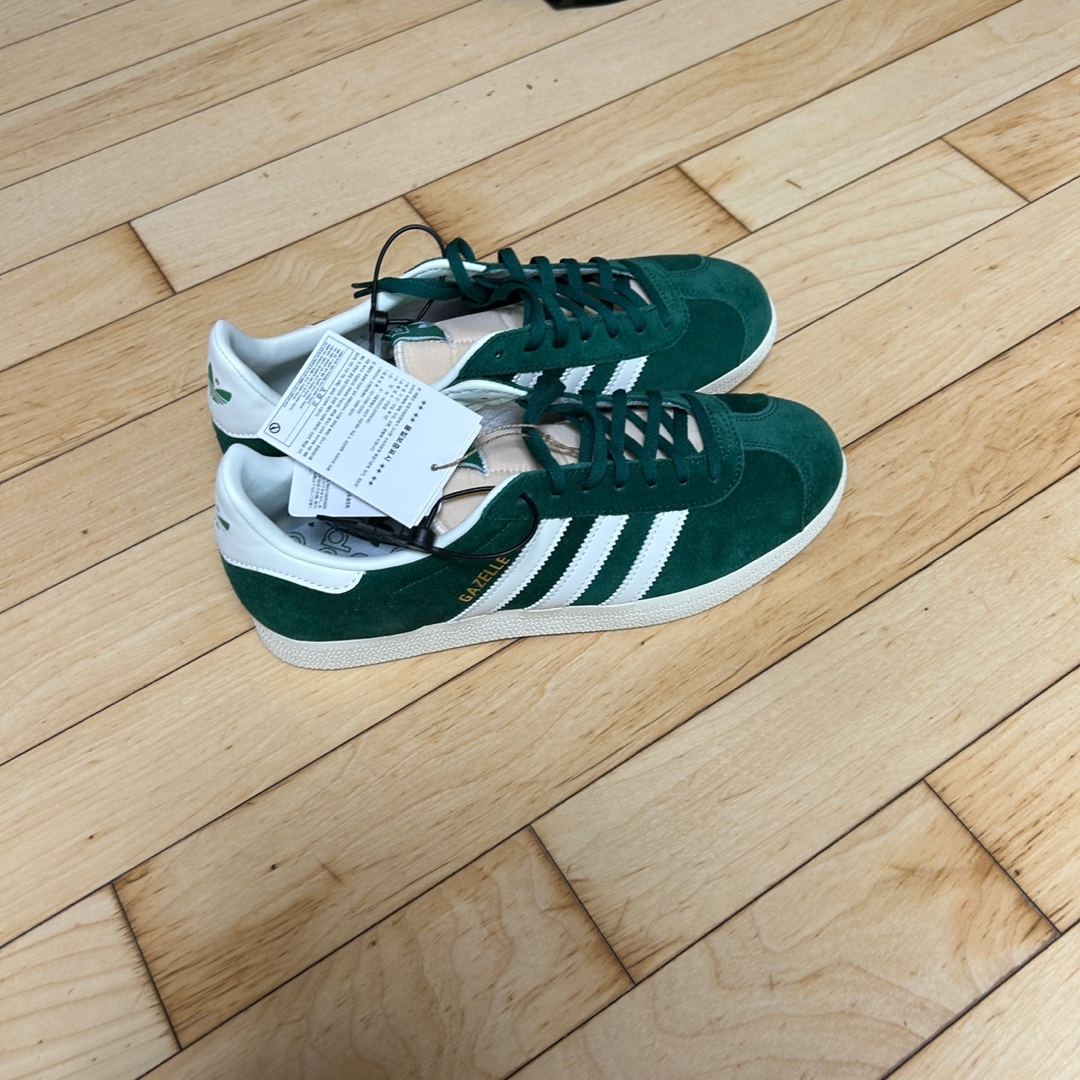 Adidas Gazelle Dark Green Cream White 착용 스타일 - 4