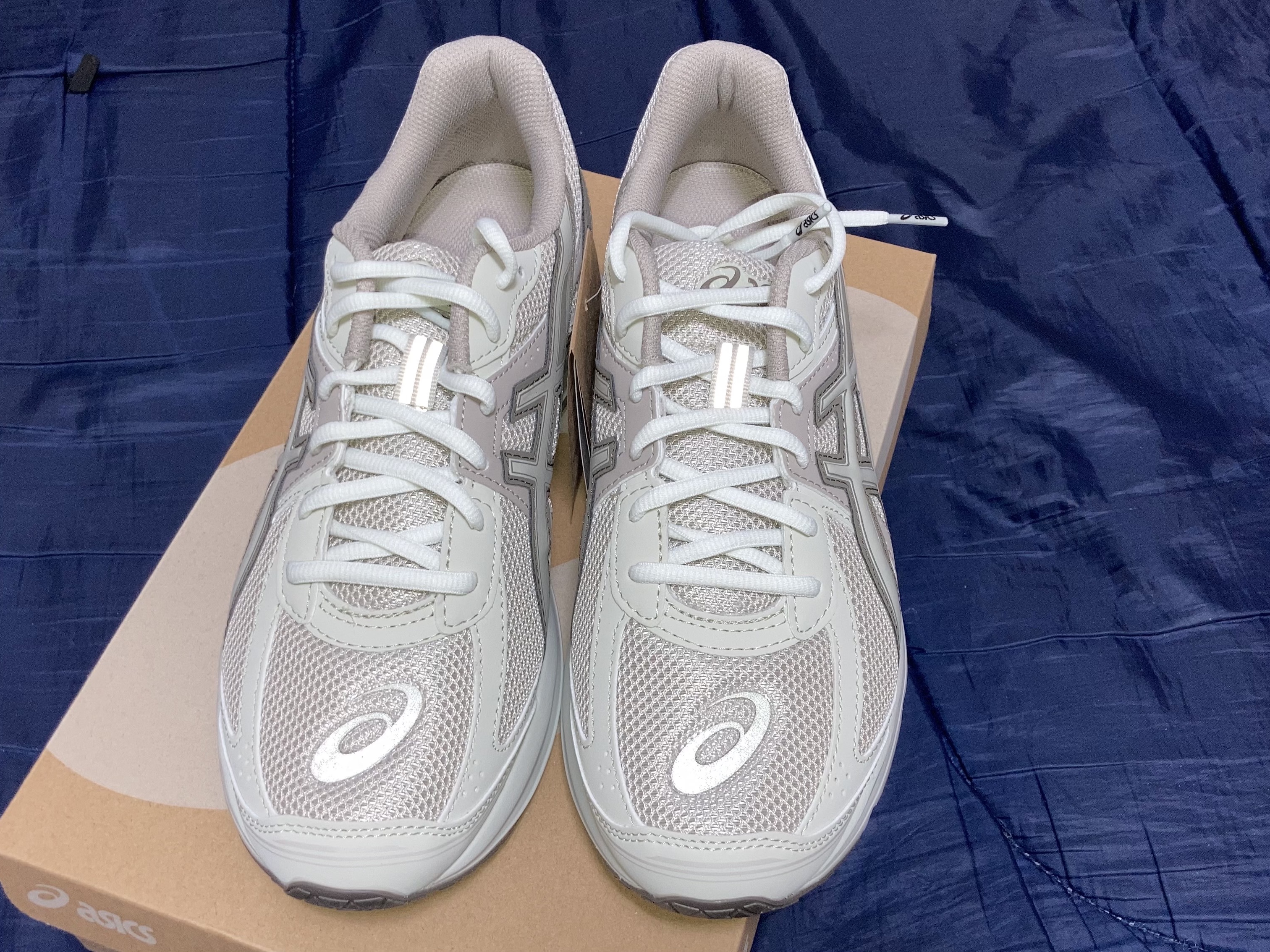Asics Jog 100 S Birch - 2E Wide 착용 스타일 - 4