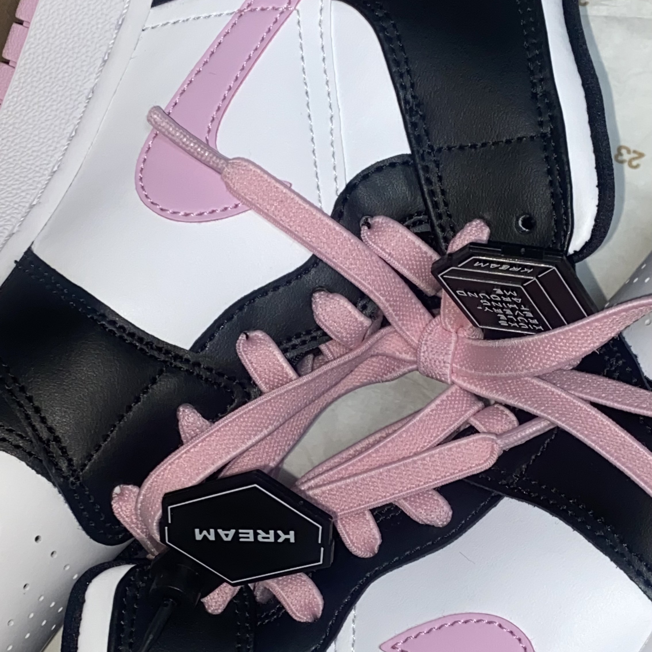(GS) Jordan 1 Mid Light Arctic Pink 착용 스타일 - 2