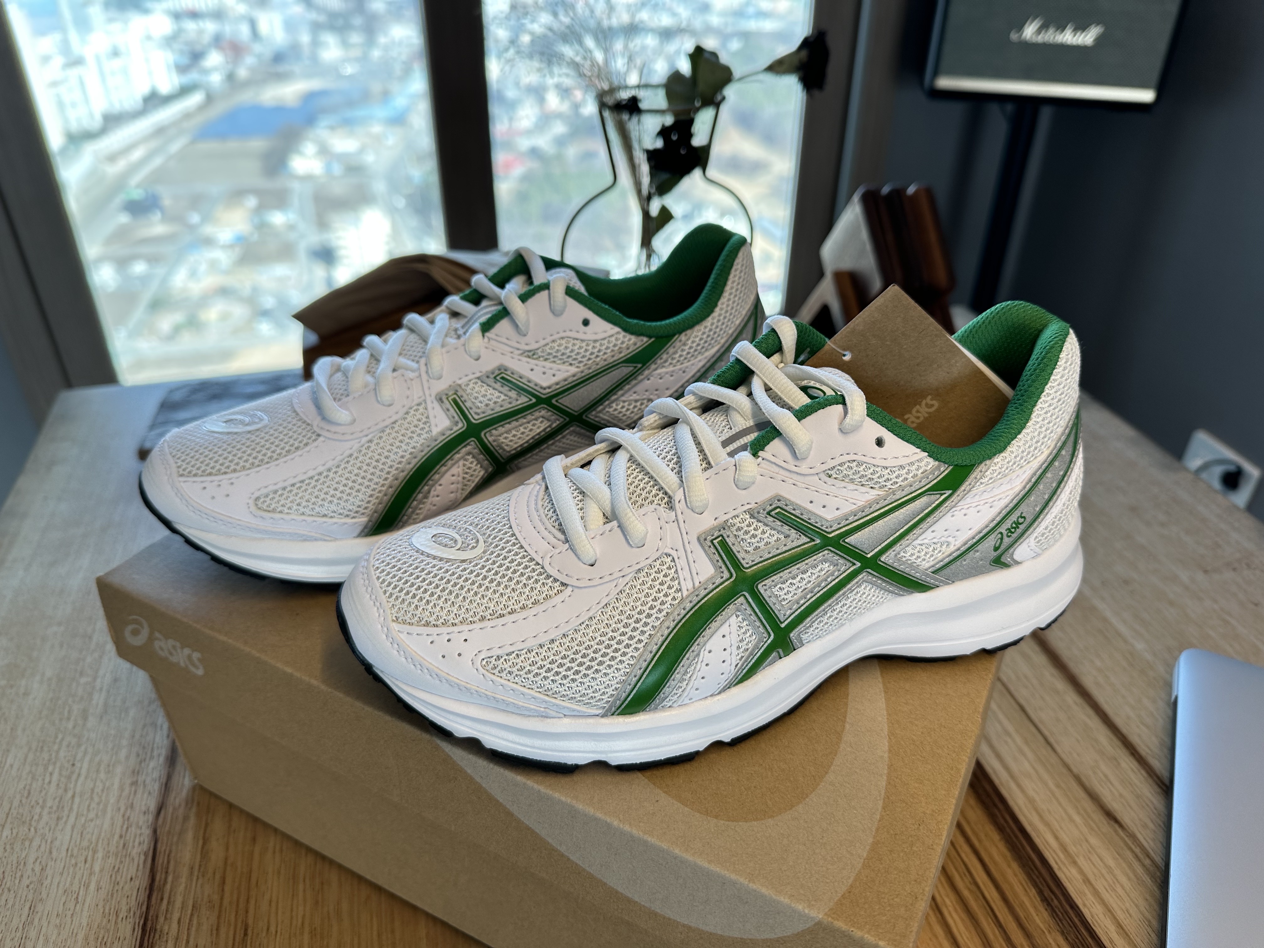 Asics Jog 100 S White Green - 2E Wide 착용 스타일 - 2