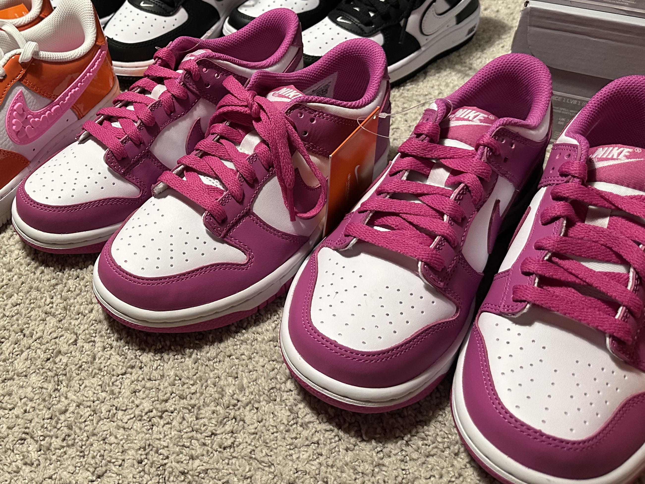 (GS) Nike Dunk Low White Active Fuchsia, (PS) Nike Dunk Low White Active Fuchsia 착용 스타일 - 1