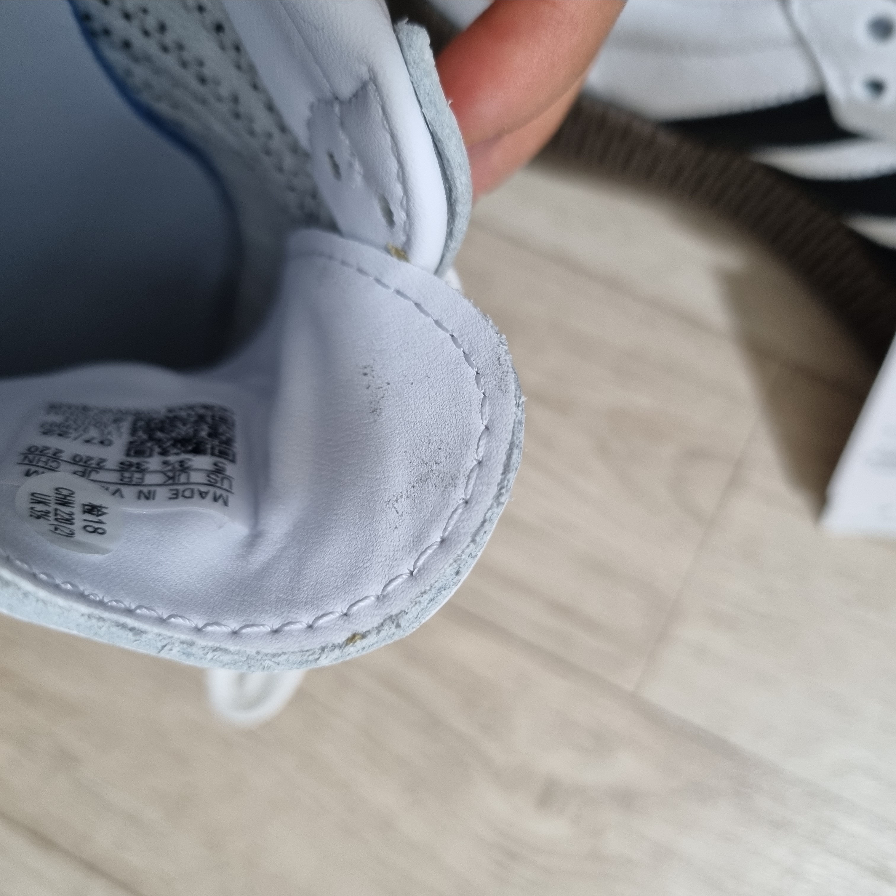 (W) Adidas Sambarose White Black Gum 착용 스타일 - 2