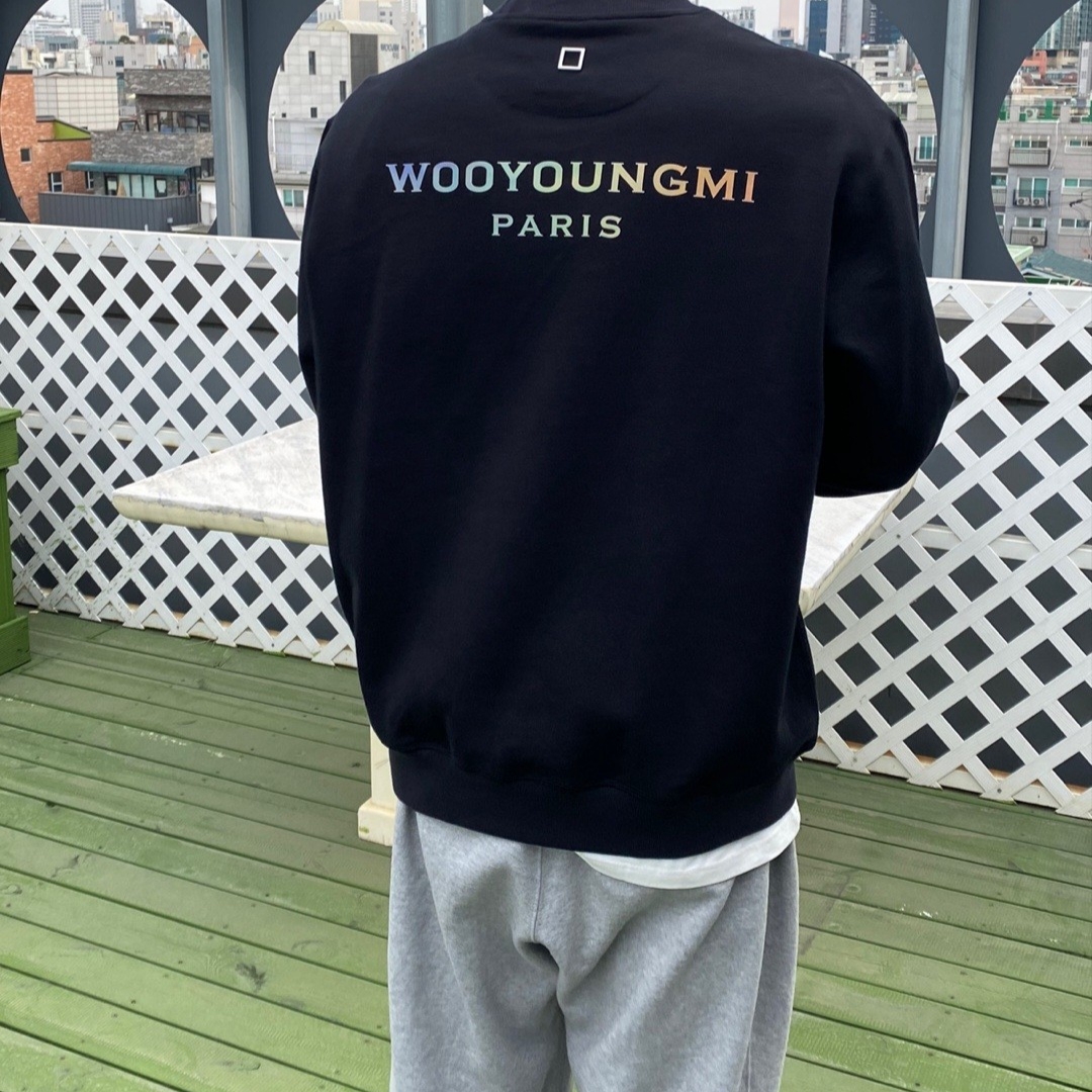 Wooyoungmi Cotton Lenticular Back Logo Sweatshirt Black - 23SS 착용 스타일