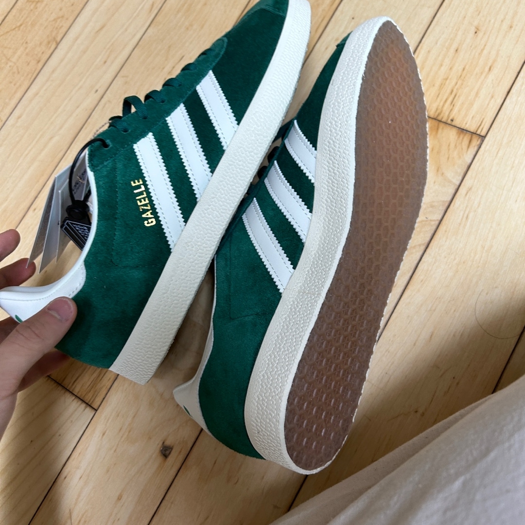Adidas Gazelle Dark Green Cream White 착용 스타일 - 1