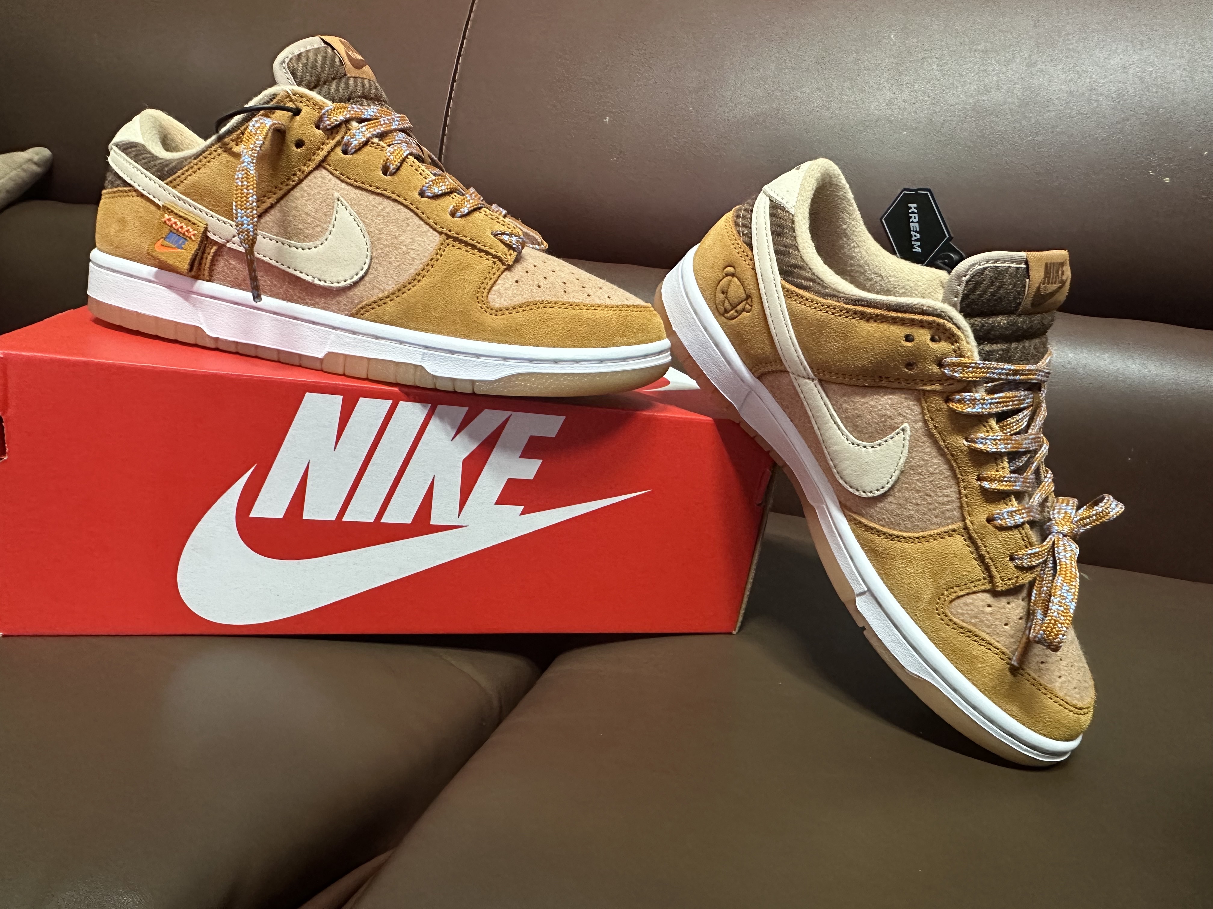 Nike Dunk Low SE Praline Desert Ochre 착용 스타일 - 5