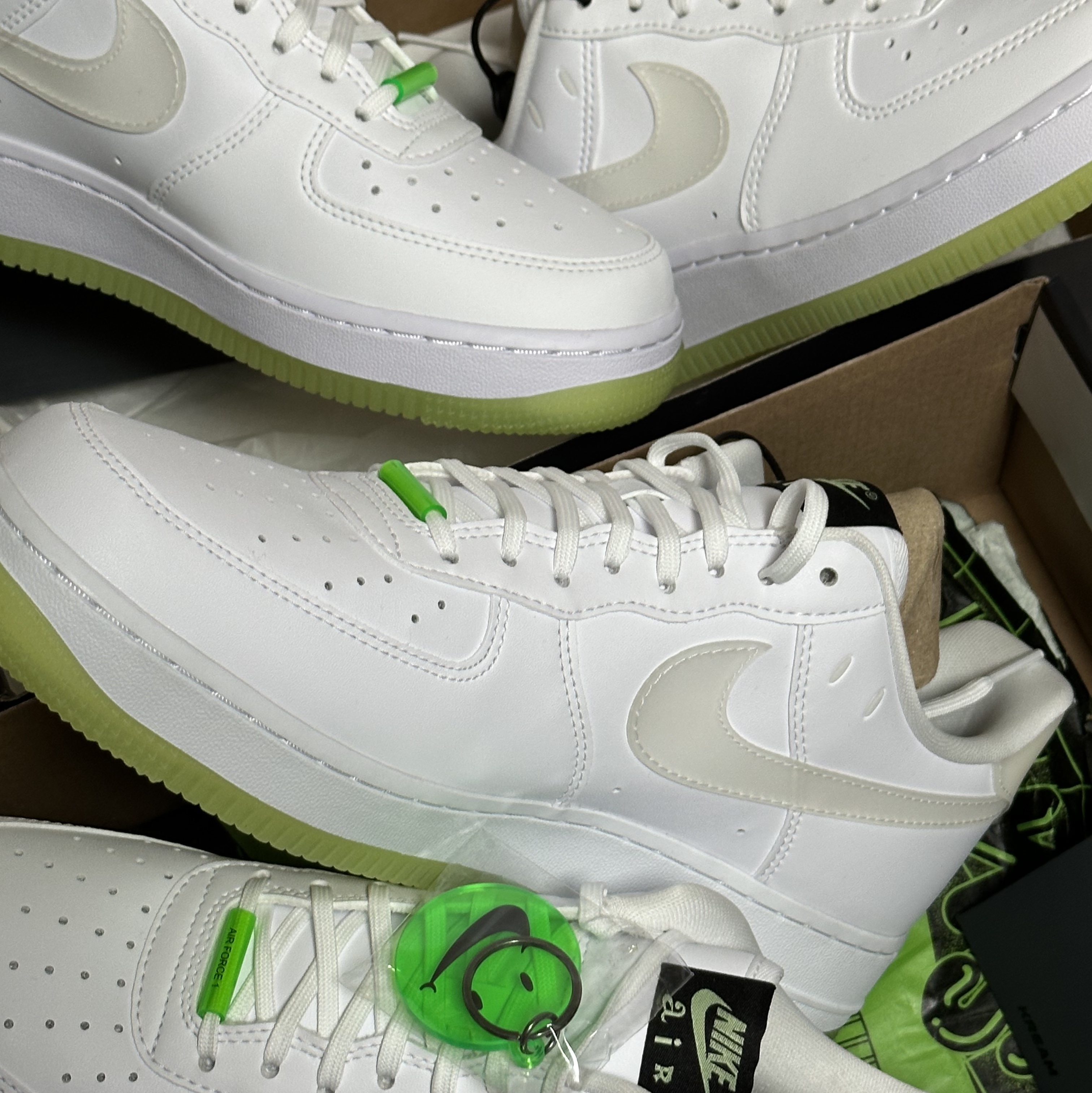 (W) Nike Air Force 1 '07 LX Have a Nike Day White Glow 착용 스타일