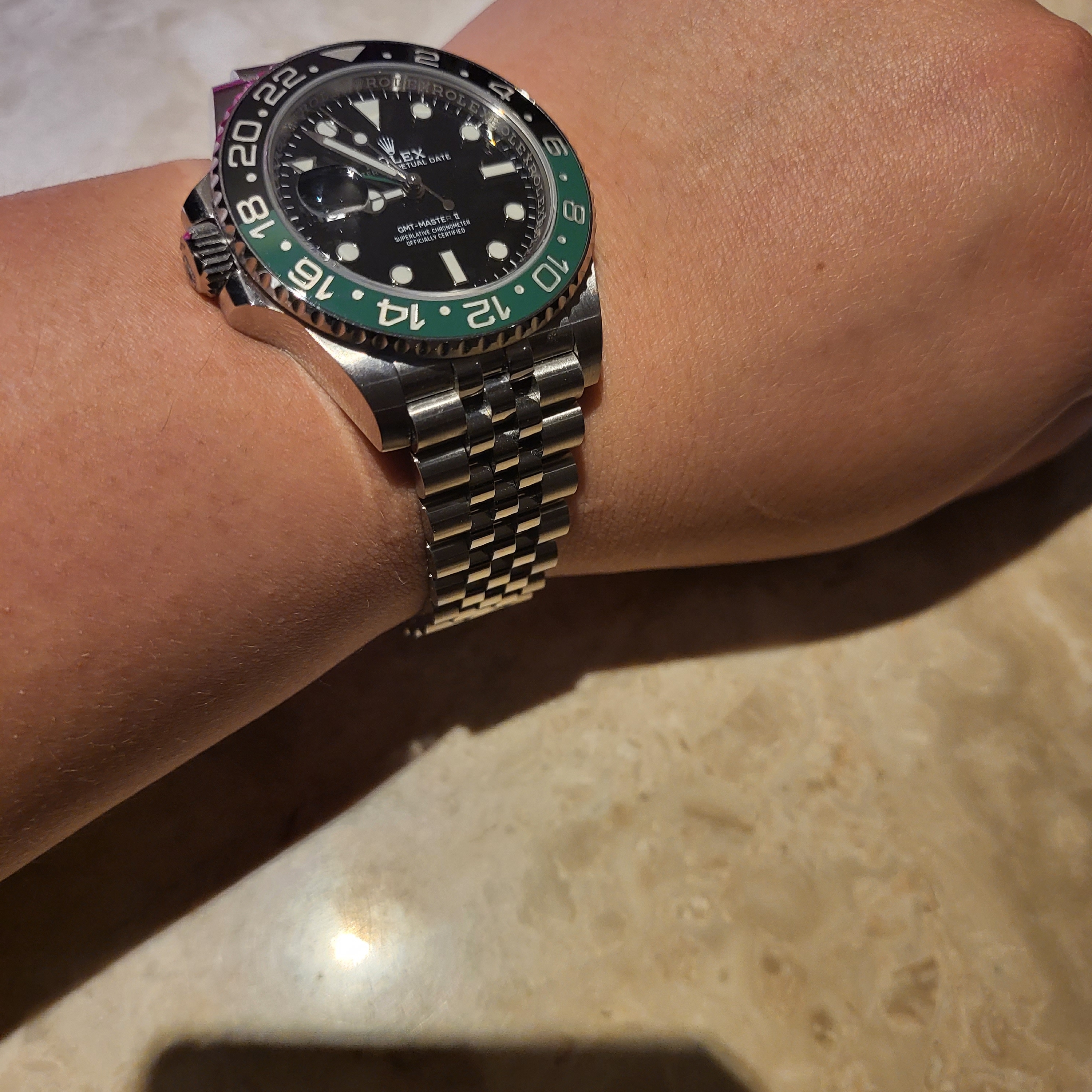 Rolex GMT-Master II 40mm 126720VTNR Black Jubilee 착용 스타일