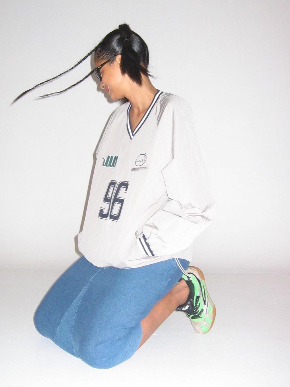 Nieeh 1996 Oversize Fit Gray 착용 스타일 - 1