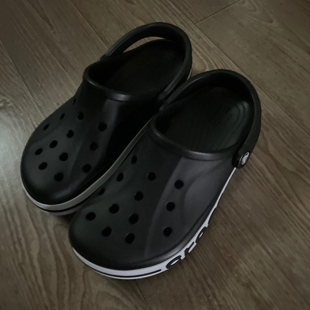 Crocs Bayaband Clog Black White 착용 스타일