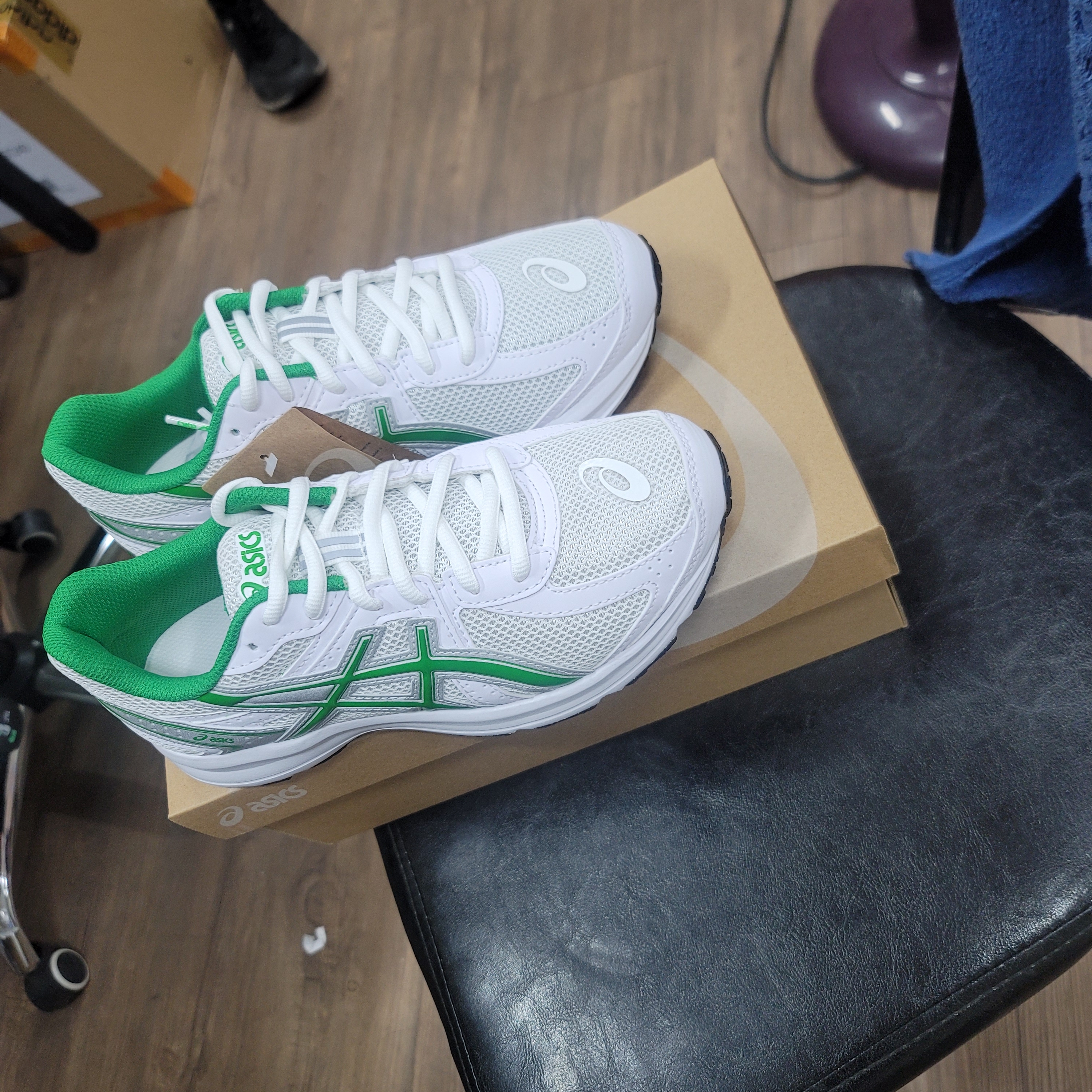 Asics Jog 100 S White Green - 2E Wide 착용 스타일 - 4
