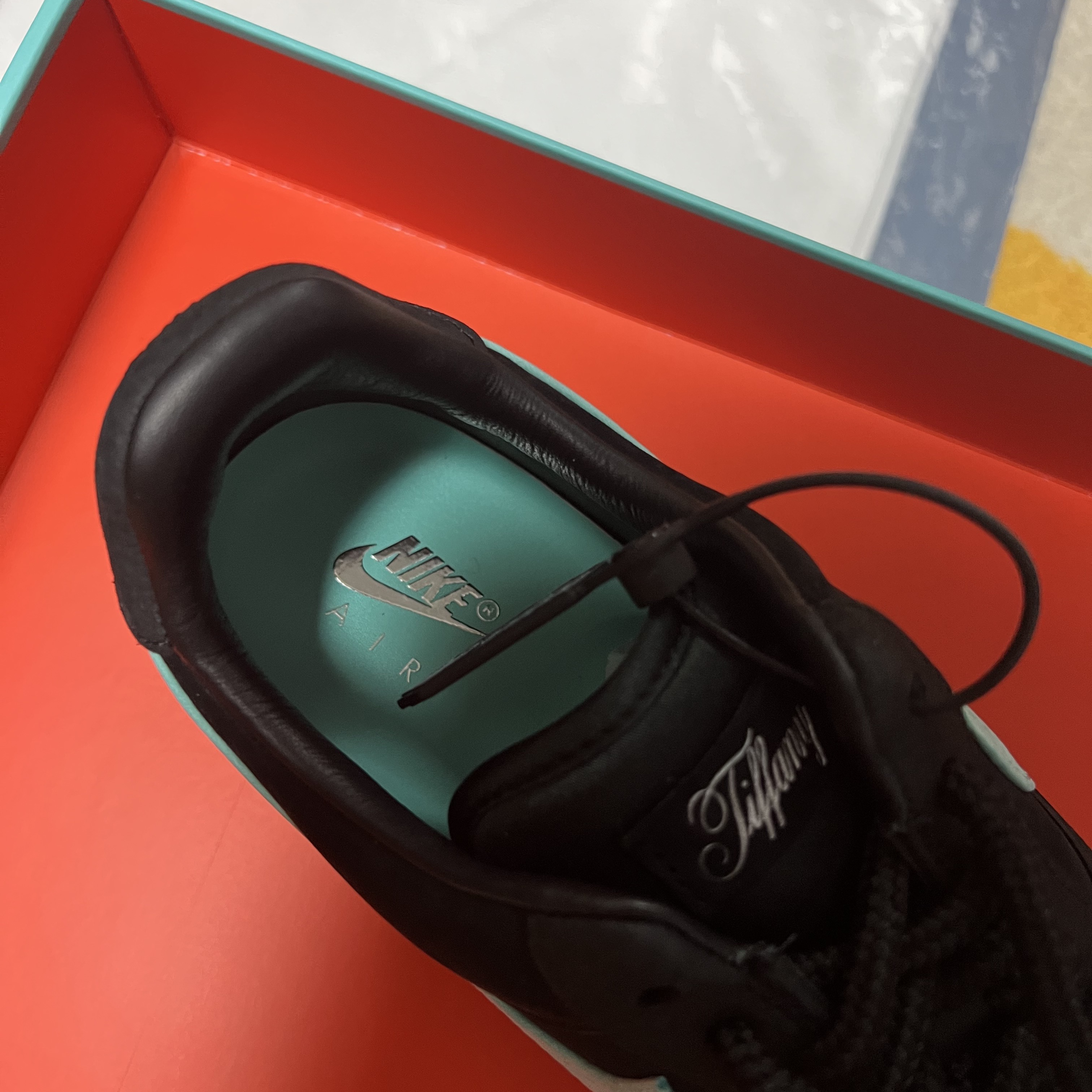 Nike x Tiffany & Co. Air Force 1 Low SP 1837 착용 스타일 - 4
