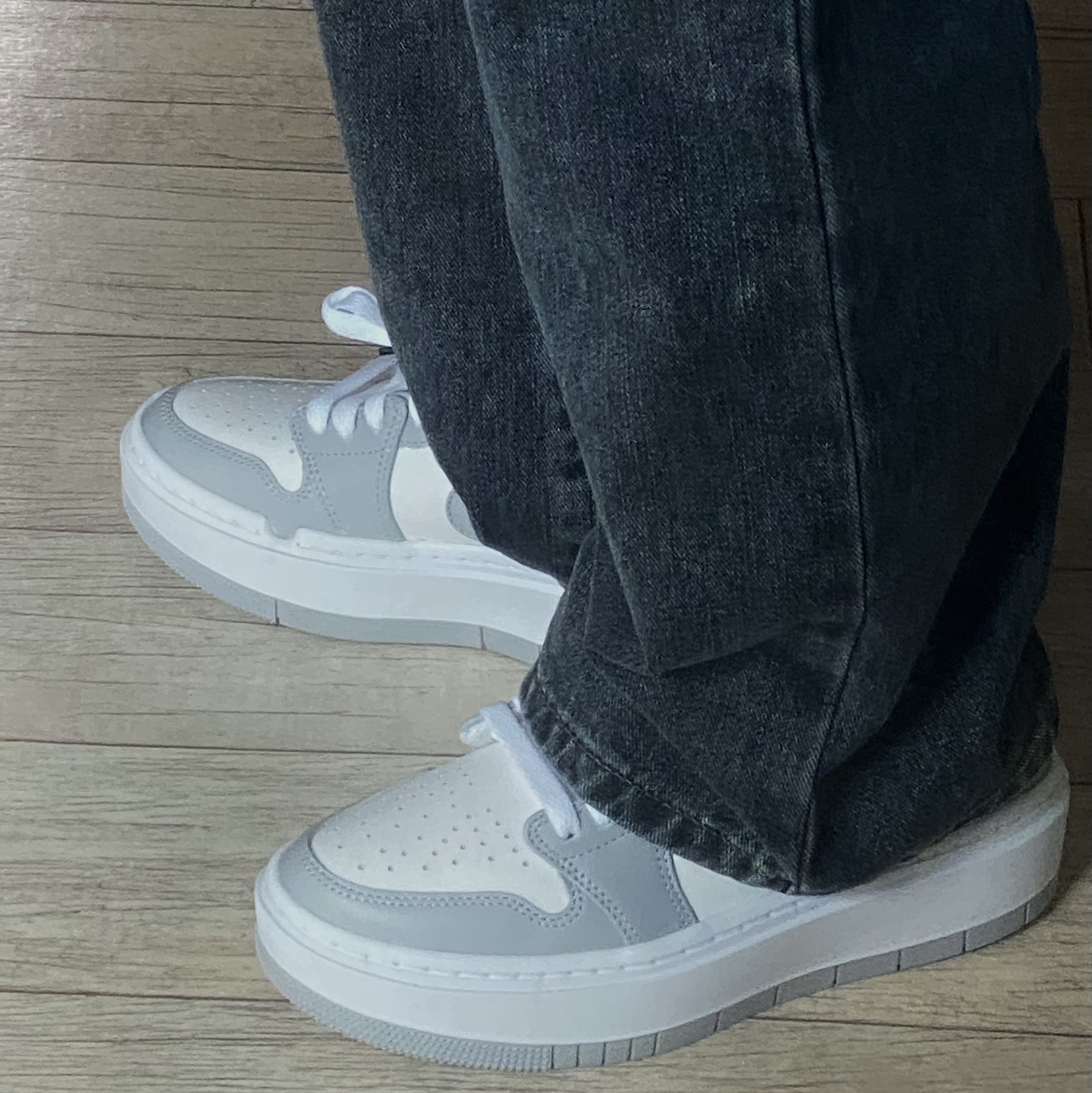 (W) Jordan 1 Elevate Low White and Wolf Grey 착용 스타일