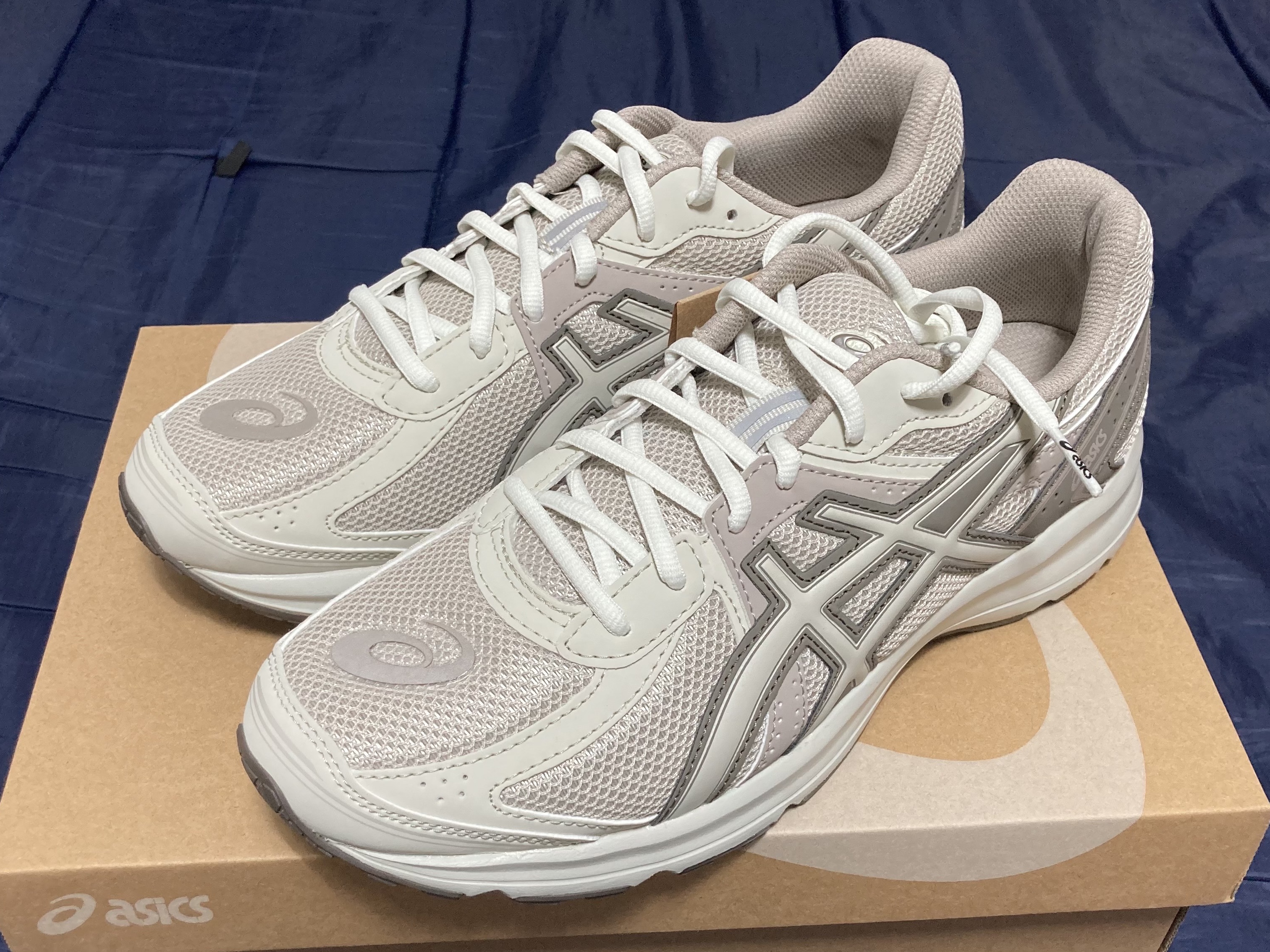 Asics Jog 100 S Birch - 2E Wide 착용 스타일 - 2