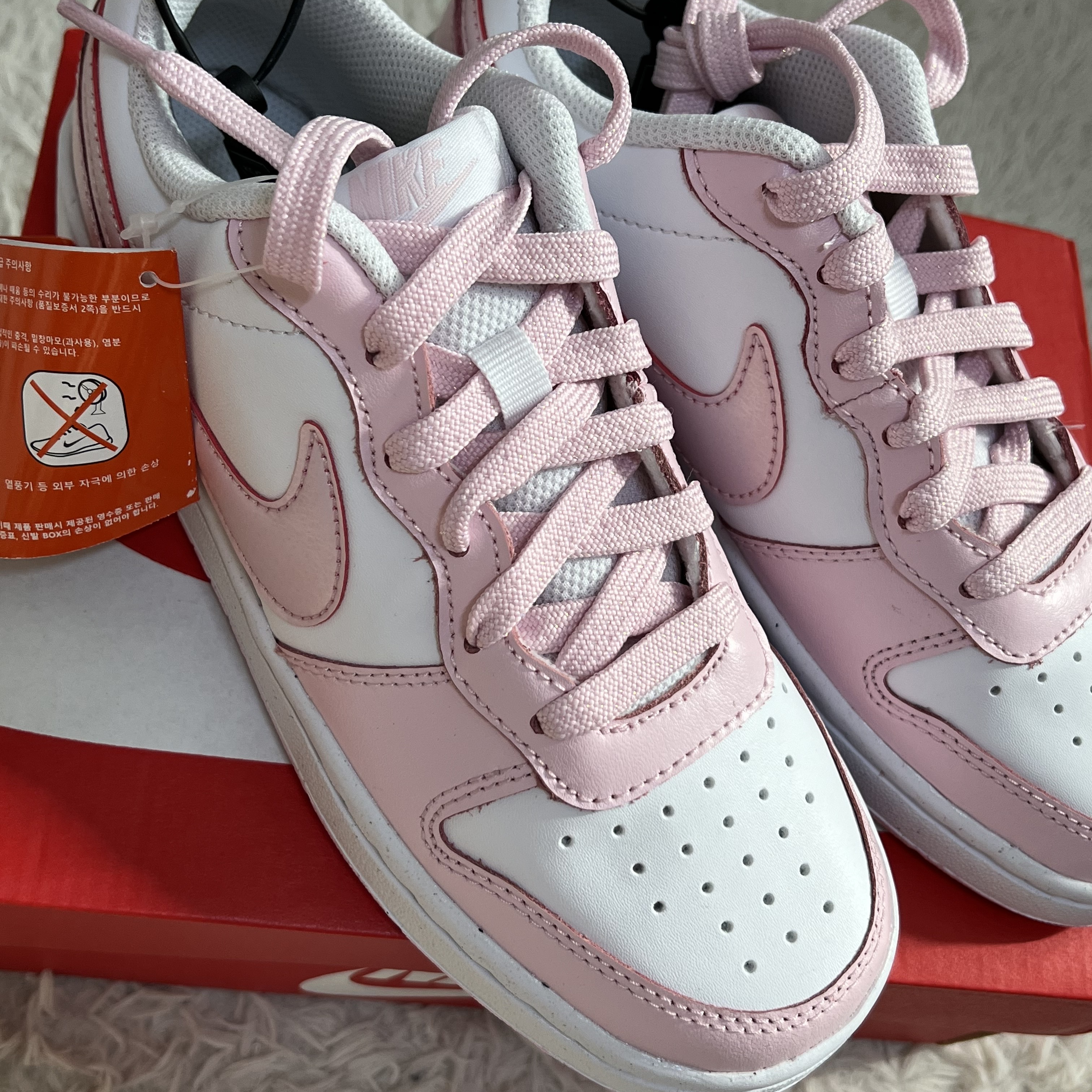 (GS) Nike Court Borough 2 SE White Pink Foam 착용 스타일