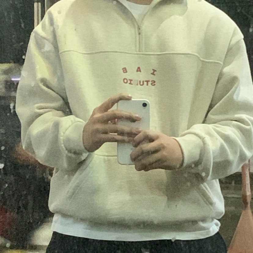 IAB Studio Half Zip-Up Oatmeal Burgundy 착용 스타일