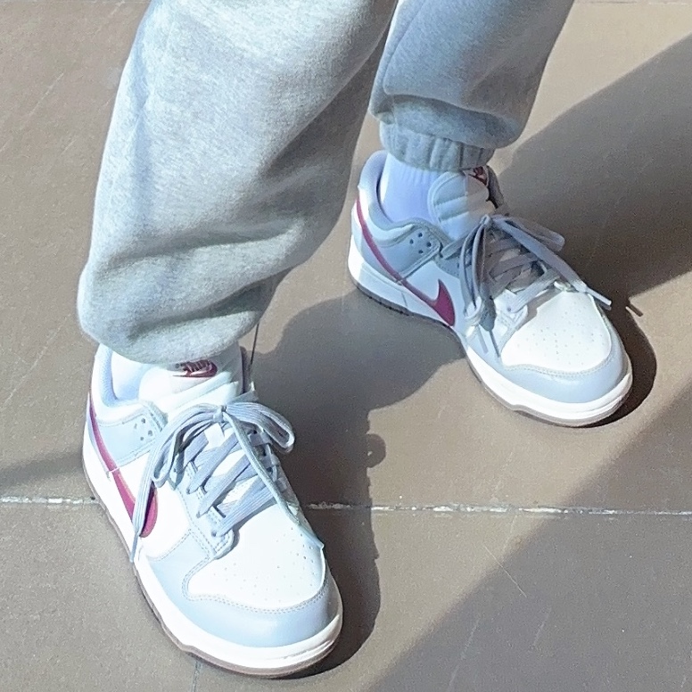 (W) Nike Dunk Low Wolf Grey Rosewood 착용 스타일