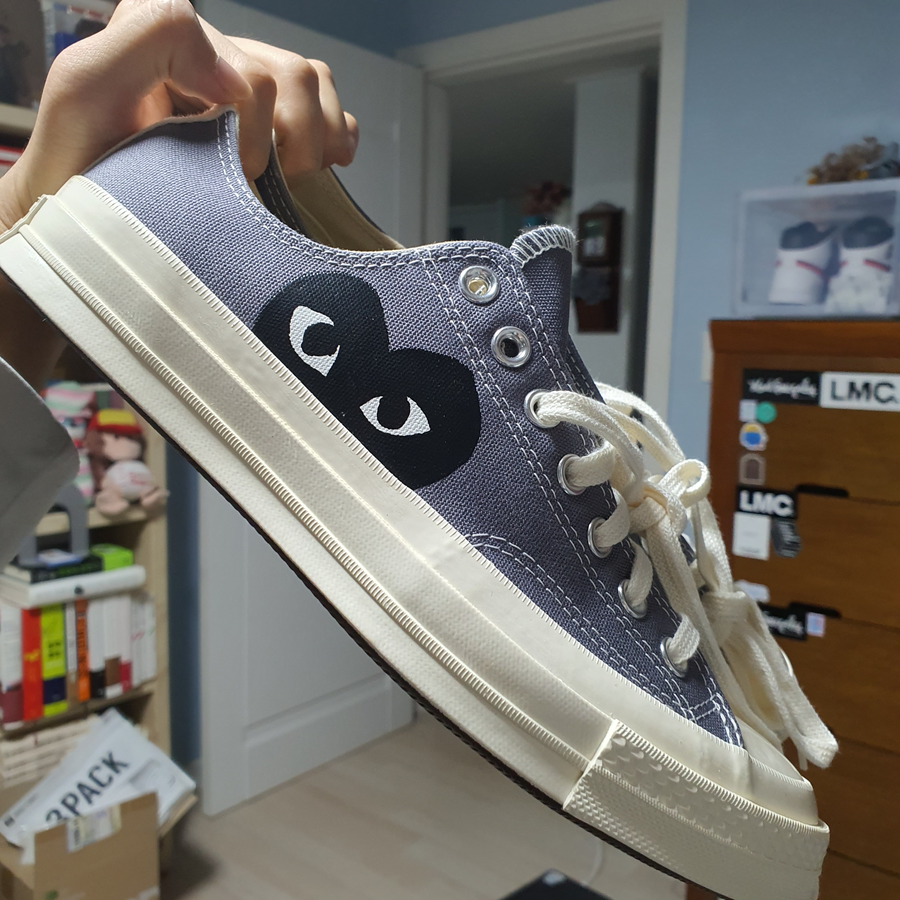 Converse x Play Comme des Garcons Chuck 70 Ox Steel Gray 착용 스타일 - 1