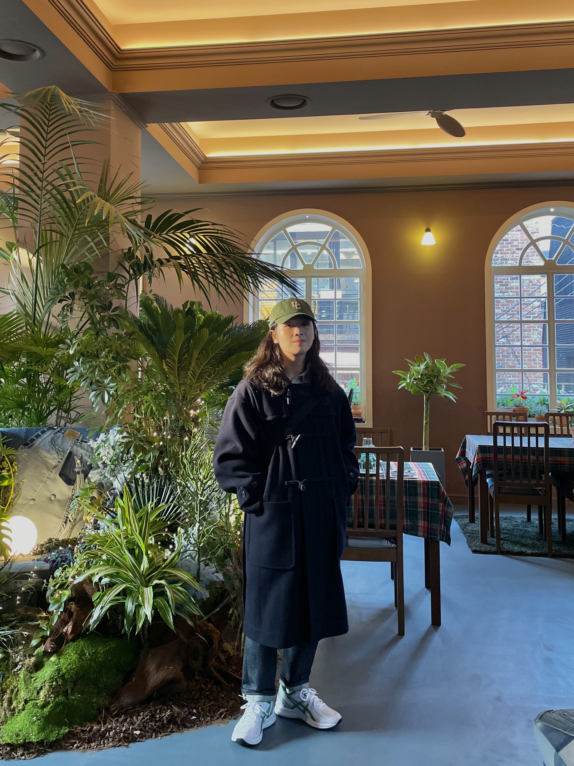 Uniqlo +J Wool OverSized Duffle Coat Navy, Asics Jog 100 S White Green - 2E Wide 착용 스타일 - 1