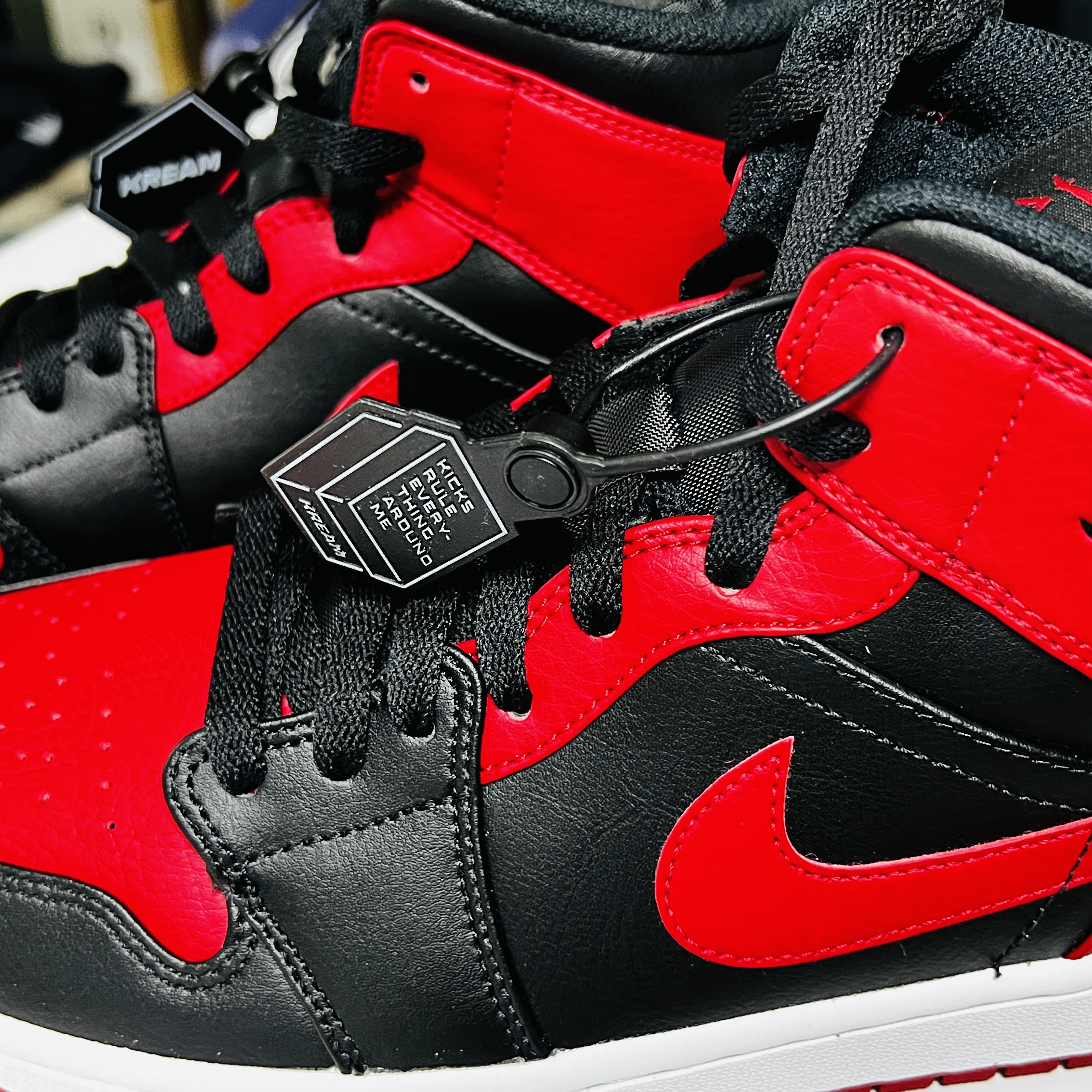 Jordan 1 Mid Bred Banned 2020 착용 스타일 - 1