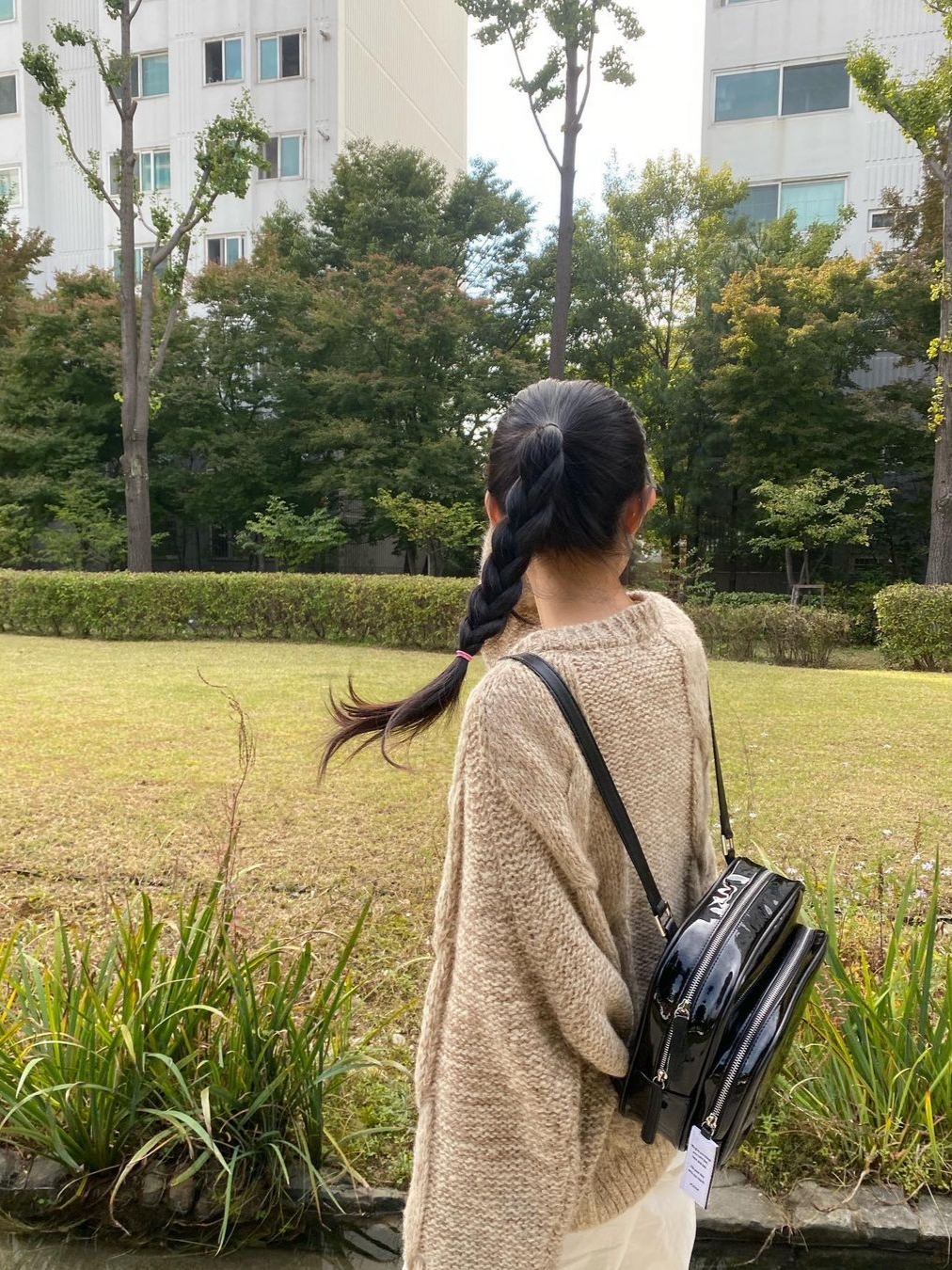 Nieeh Women Turtle Bag Black 착용 스타일
